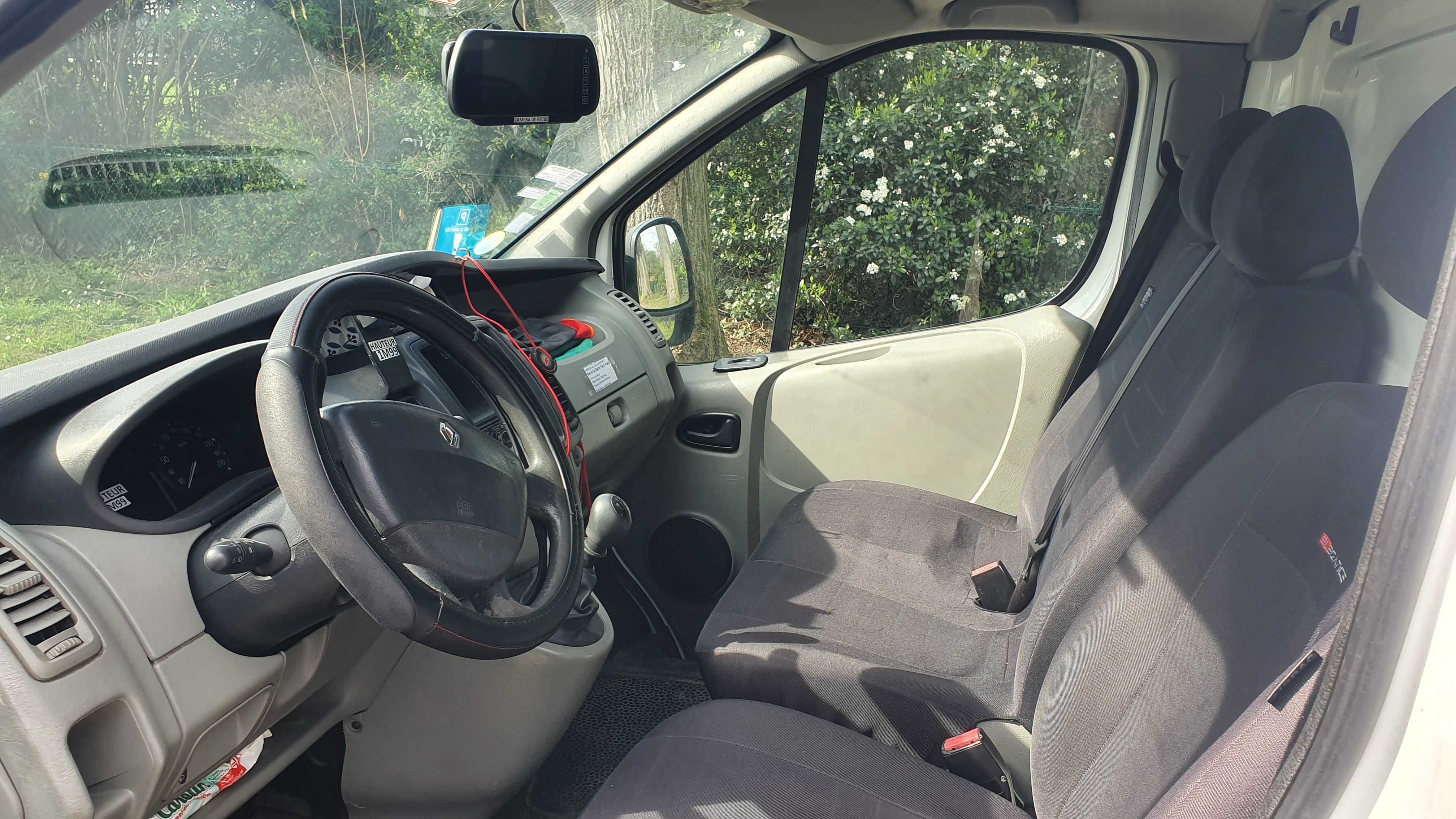 Renault Trafic Avec Caméra de recul - 6M3 - 3 places avec Entrée audio / iPod