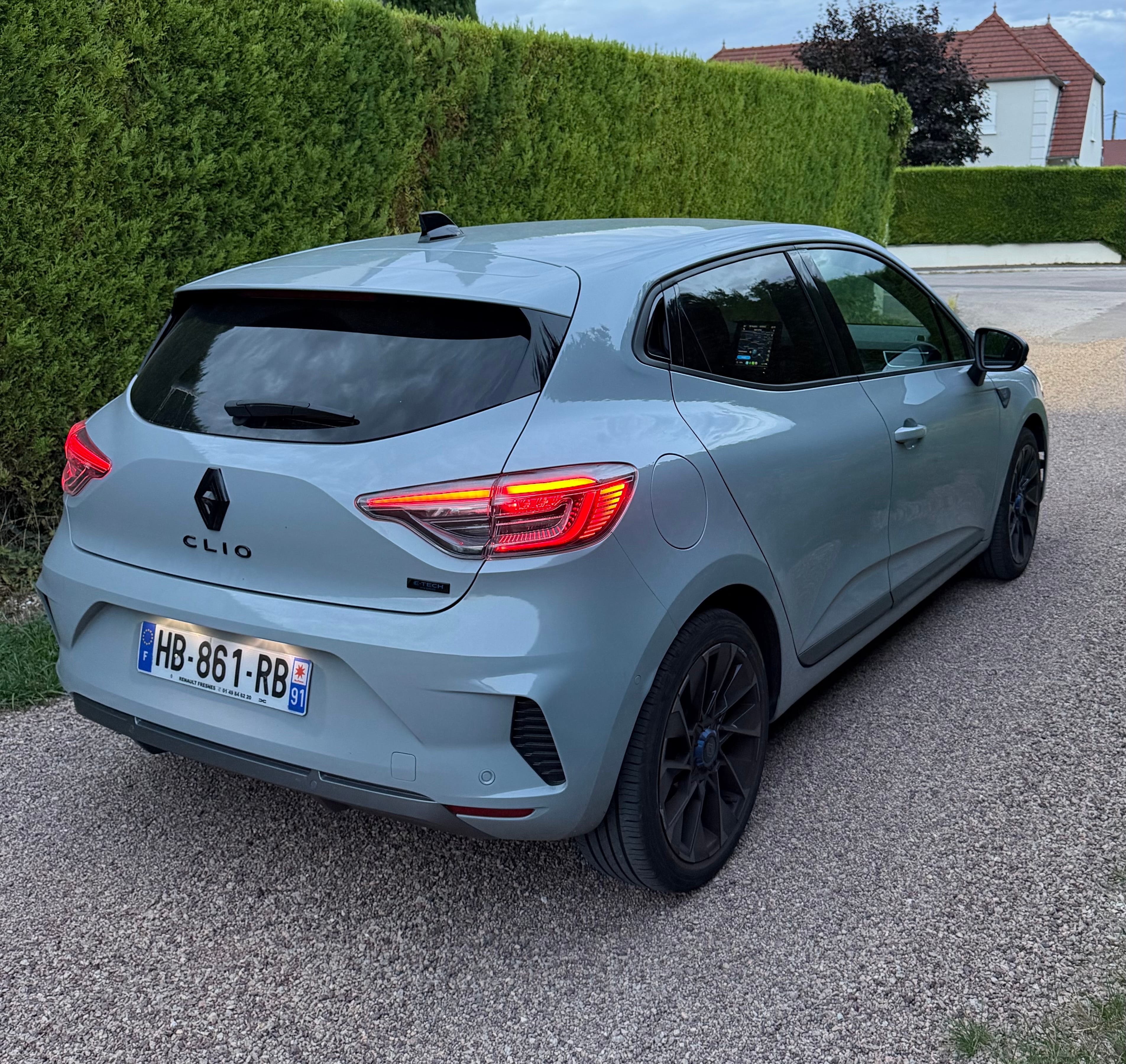 Renault Clio E-tech avec Caméra de recul