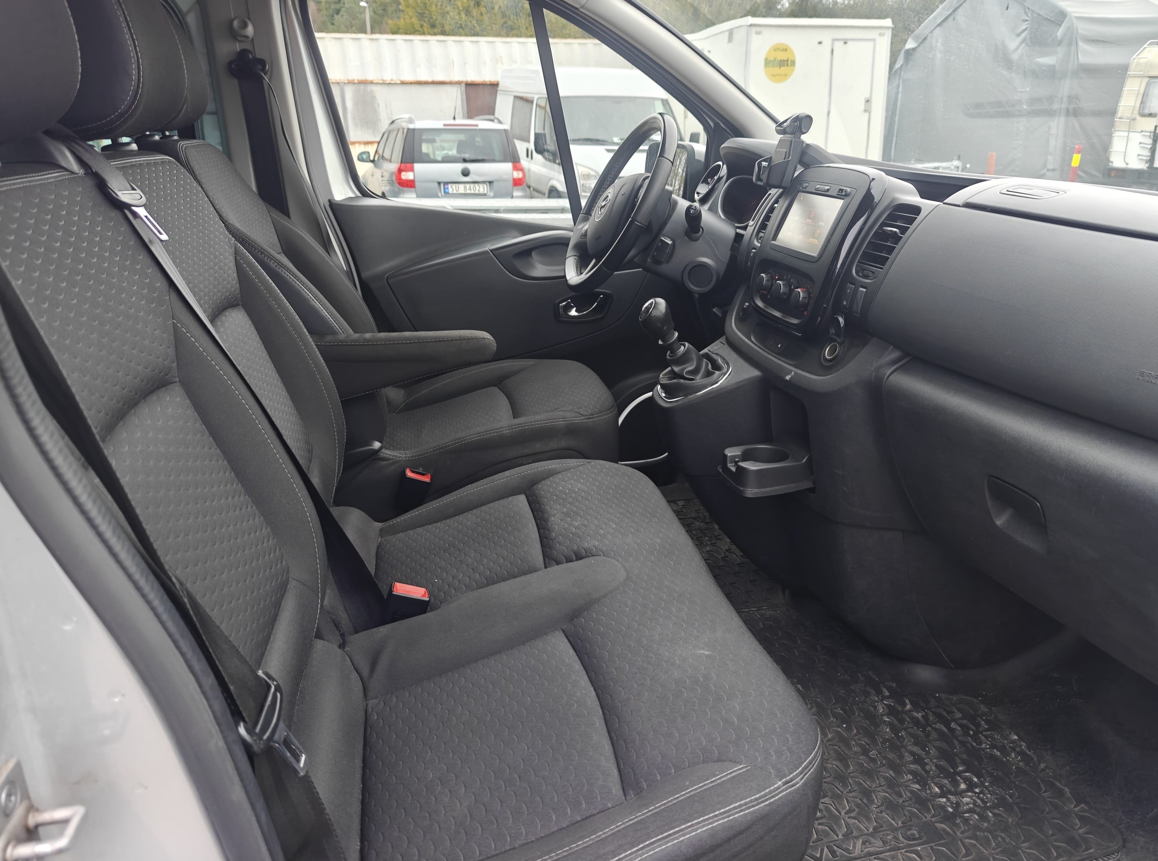 Opel Vivaro med Vinterdekk