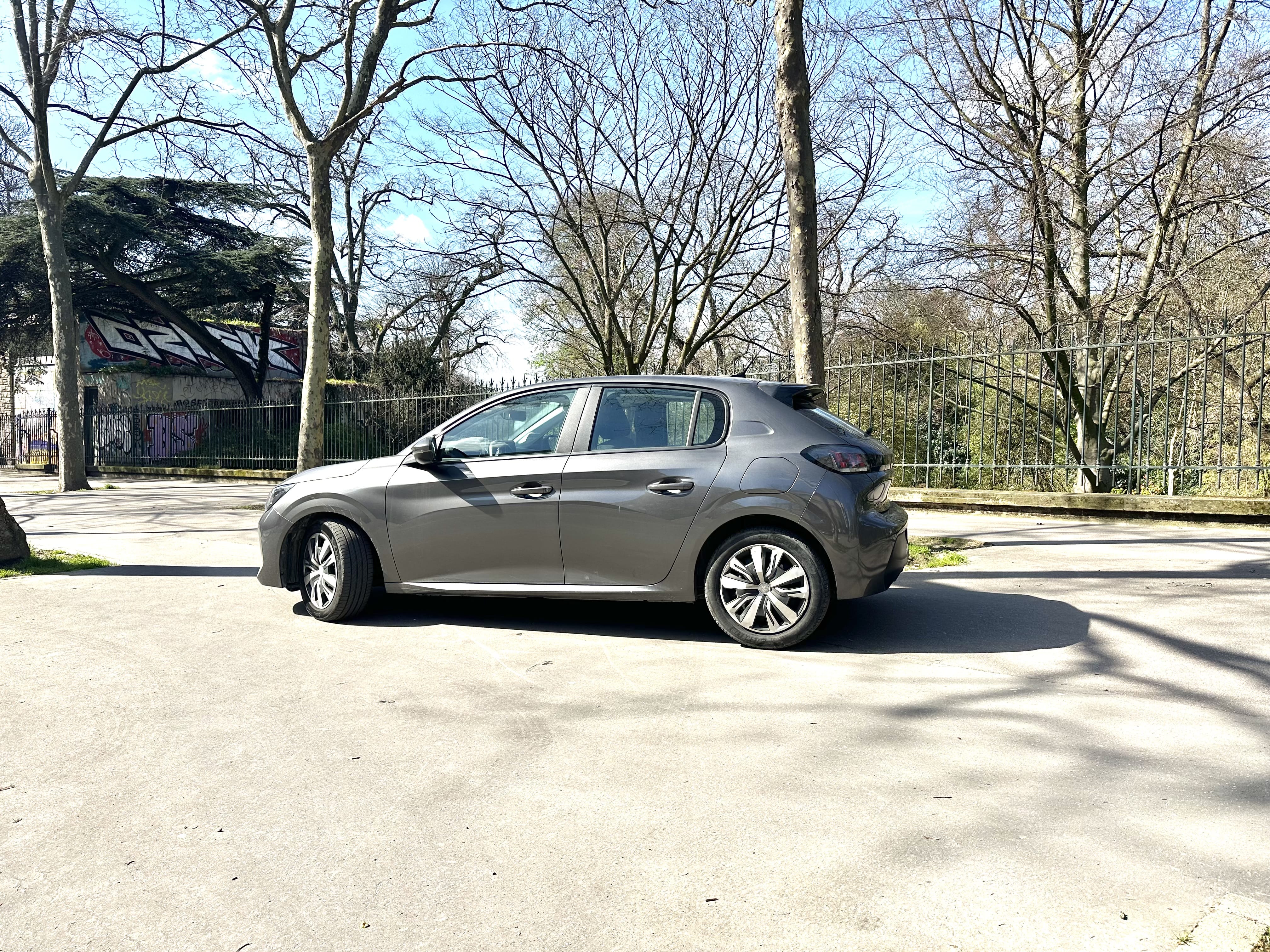 Peugeot 208 FR920 avec GPS