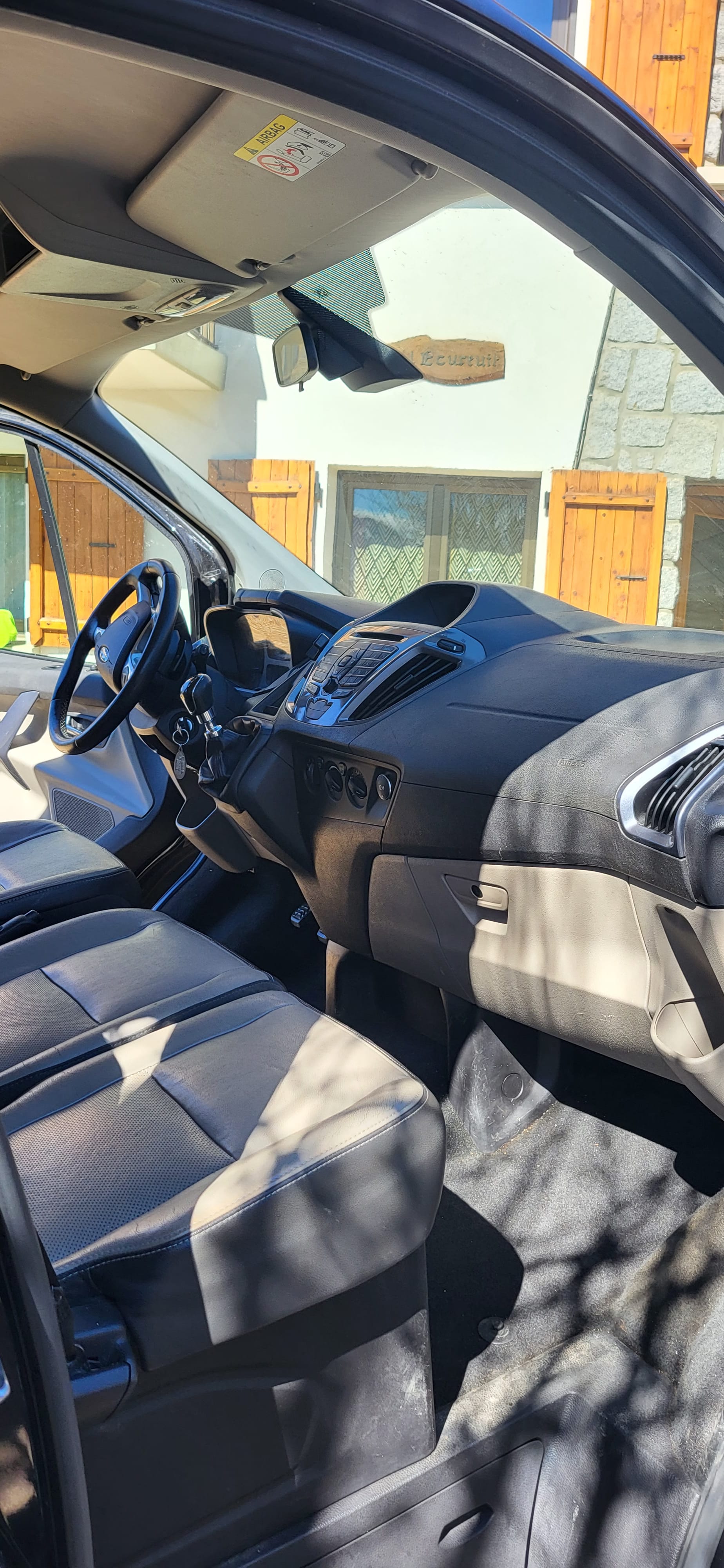 Ford Tourneo Custom 2.5 hdi avec GPS