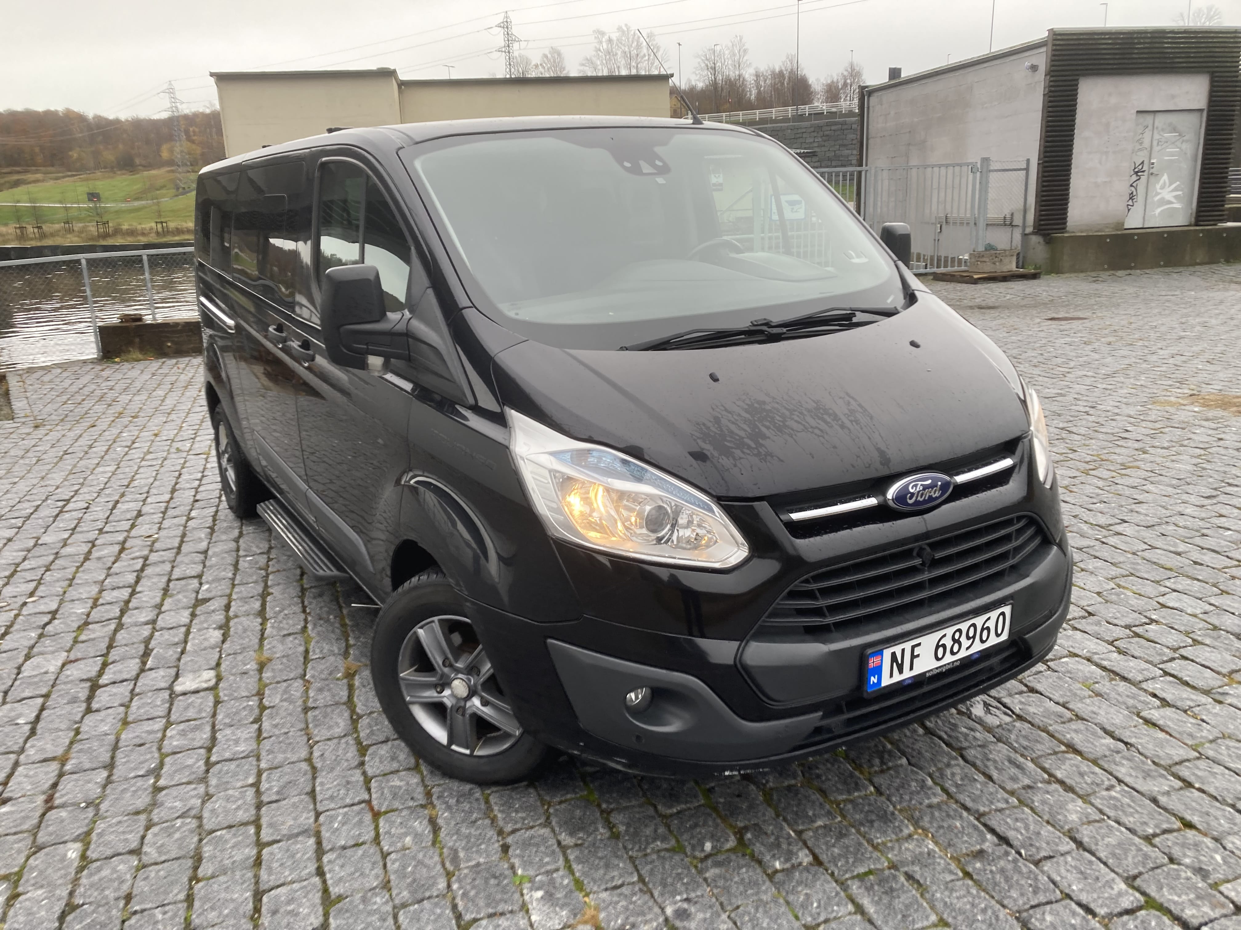 Ford Tourneo Custom 2.2 hdi 155hk med Aircondition