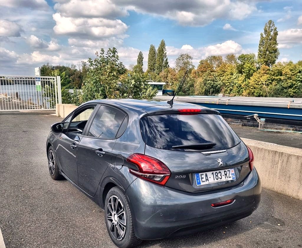 Peugeot 208 1.2 avec Climatisation