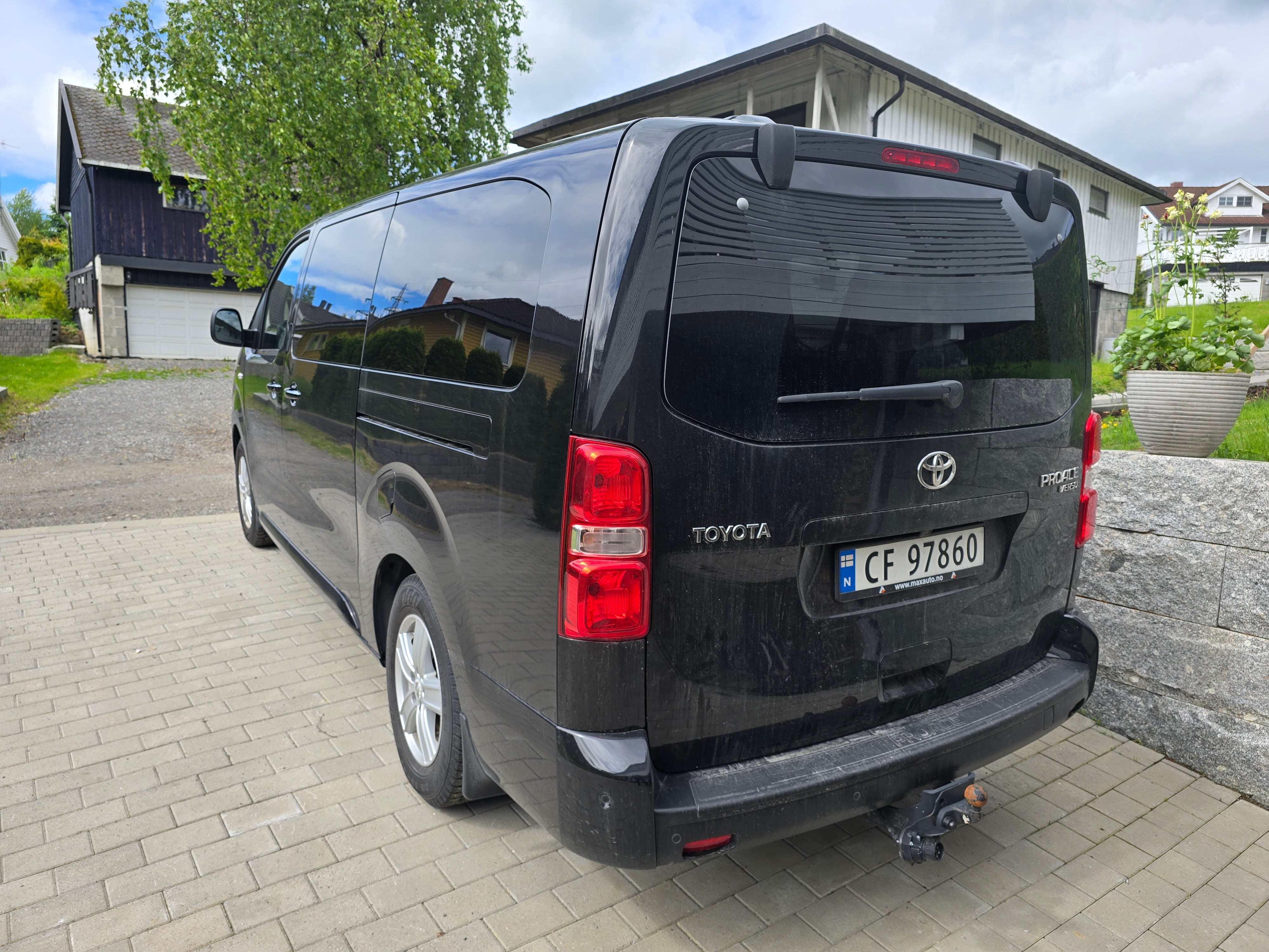 Toyota Proace Verso med Ryggekamera