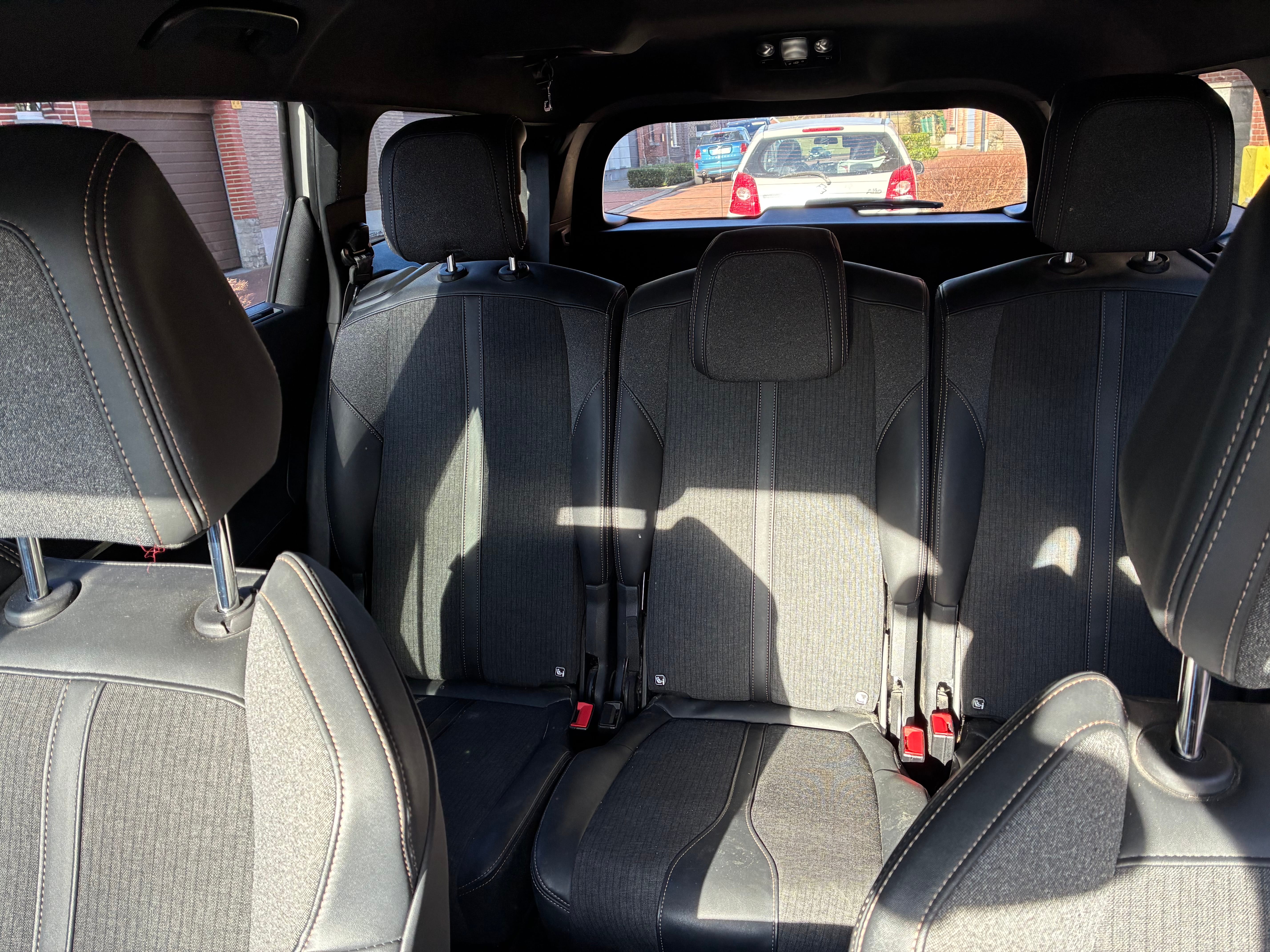 Peugeot 5008 GT Essence 7 places avec Audio Bluetooth
