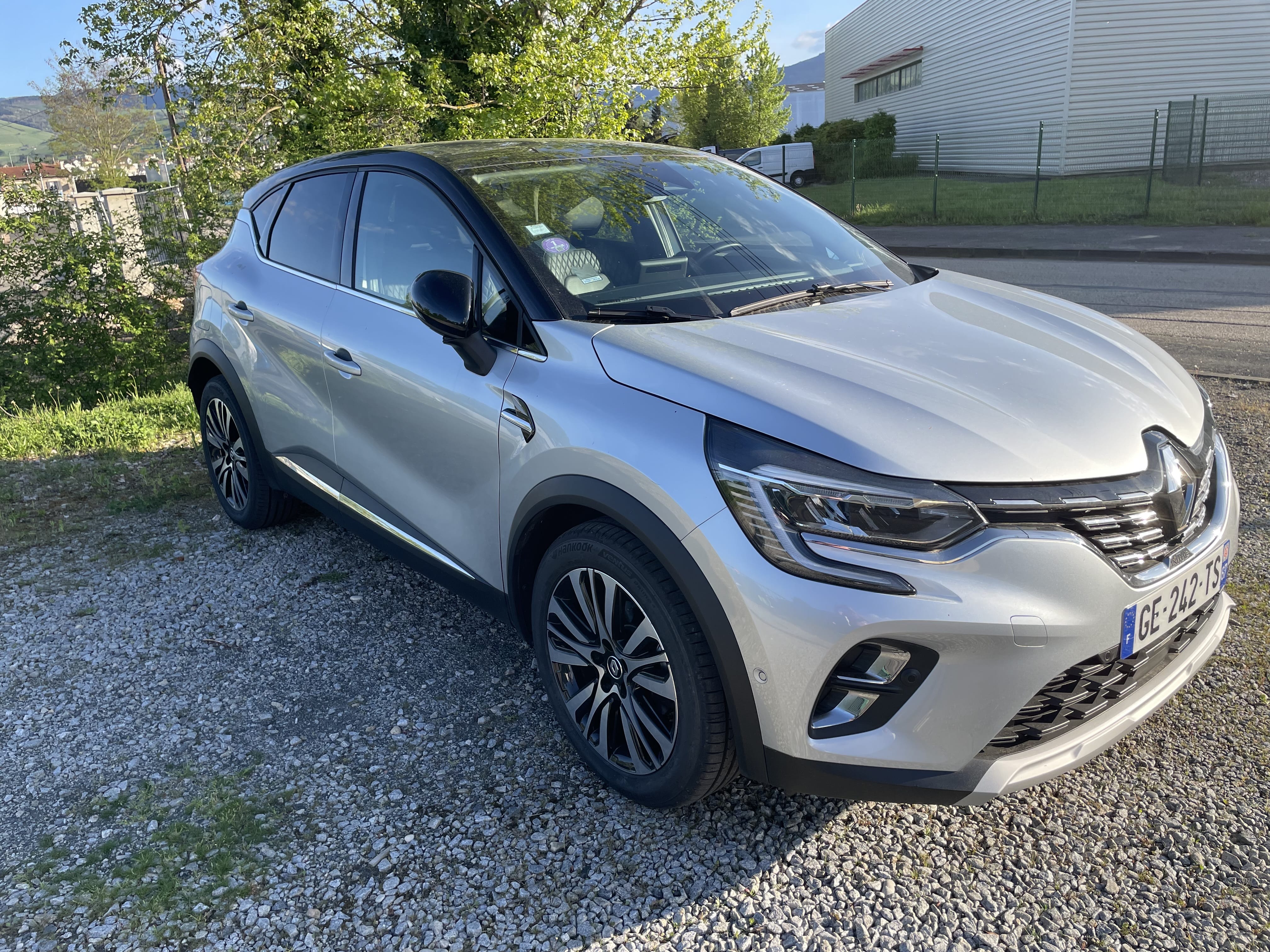 Renault Captur, 2022, Essence 95 / Électrique (hybride), automatique
