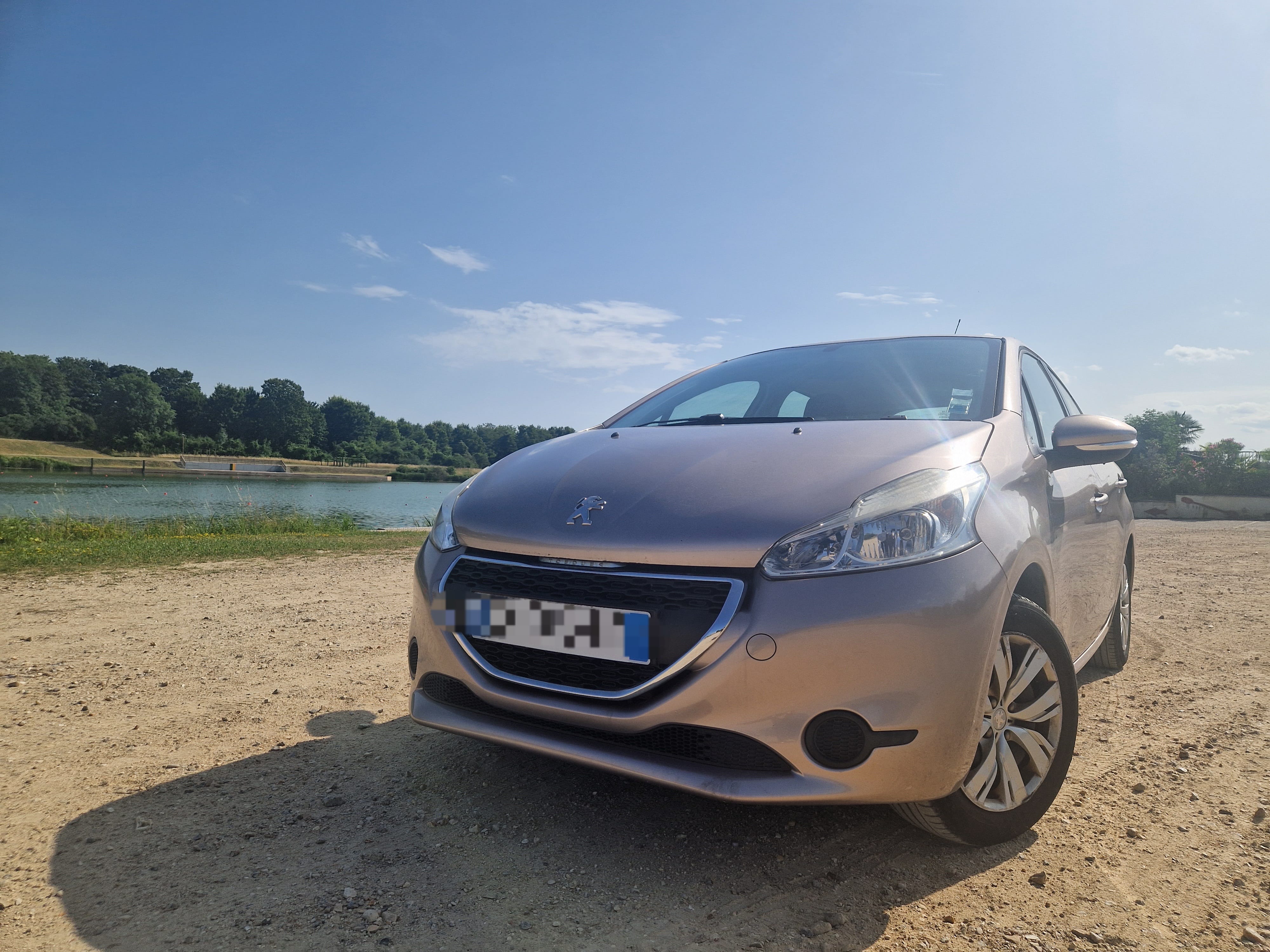 Peugeot 208, 2015, Essence 95