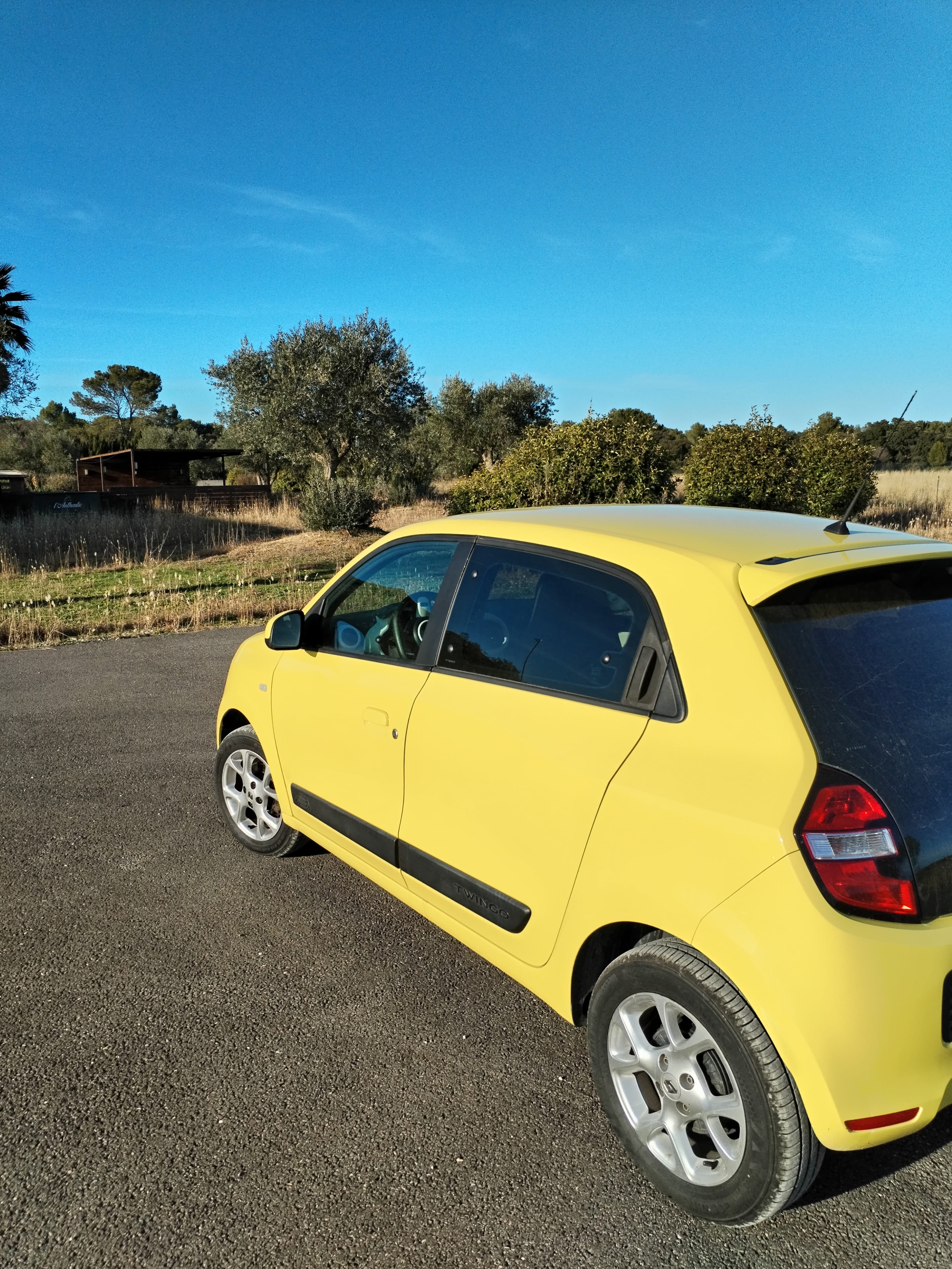 Renault Twingo III avec Entrée audio / iPod