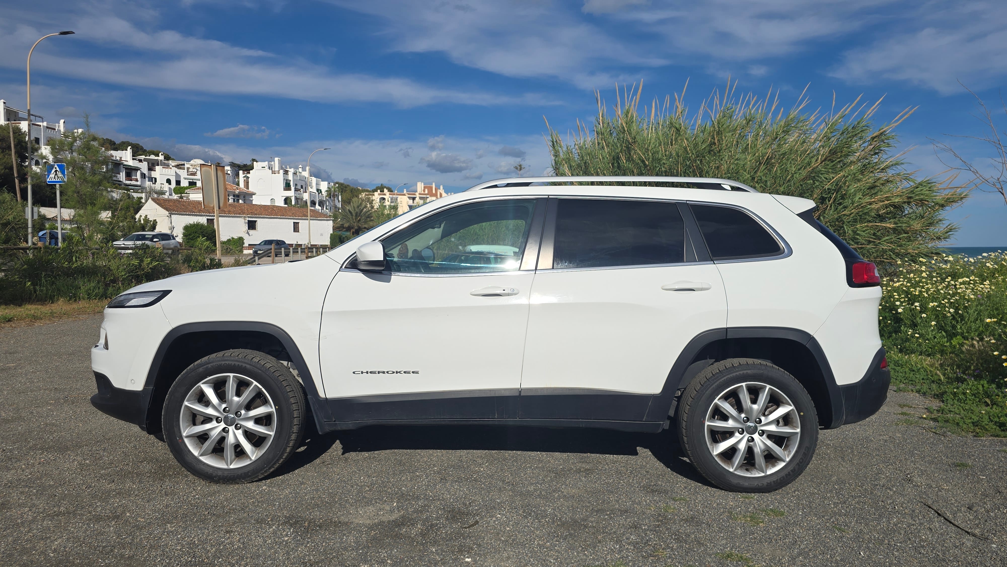 Jeep Cherokee Limited con Puertos de carga USB