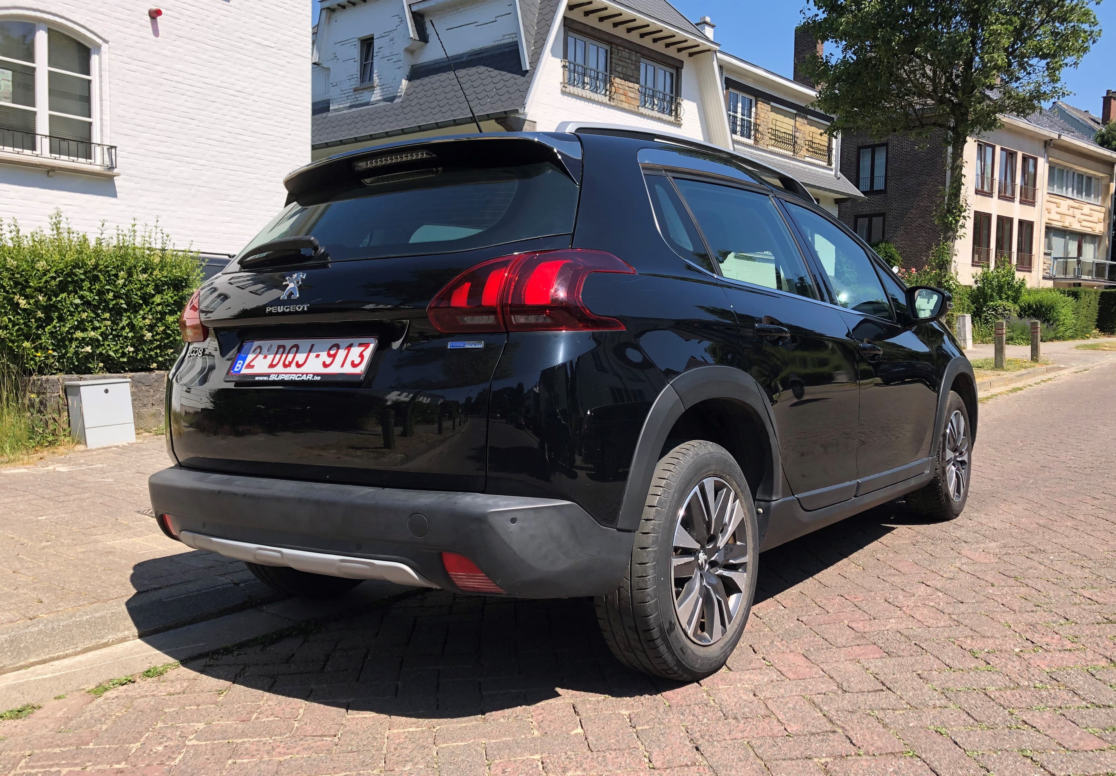 Peugeot 2008 mit Navigationsgerät