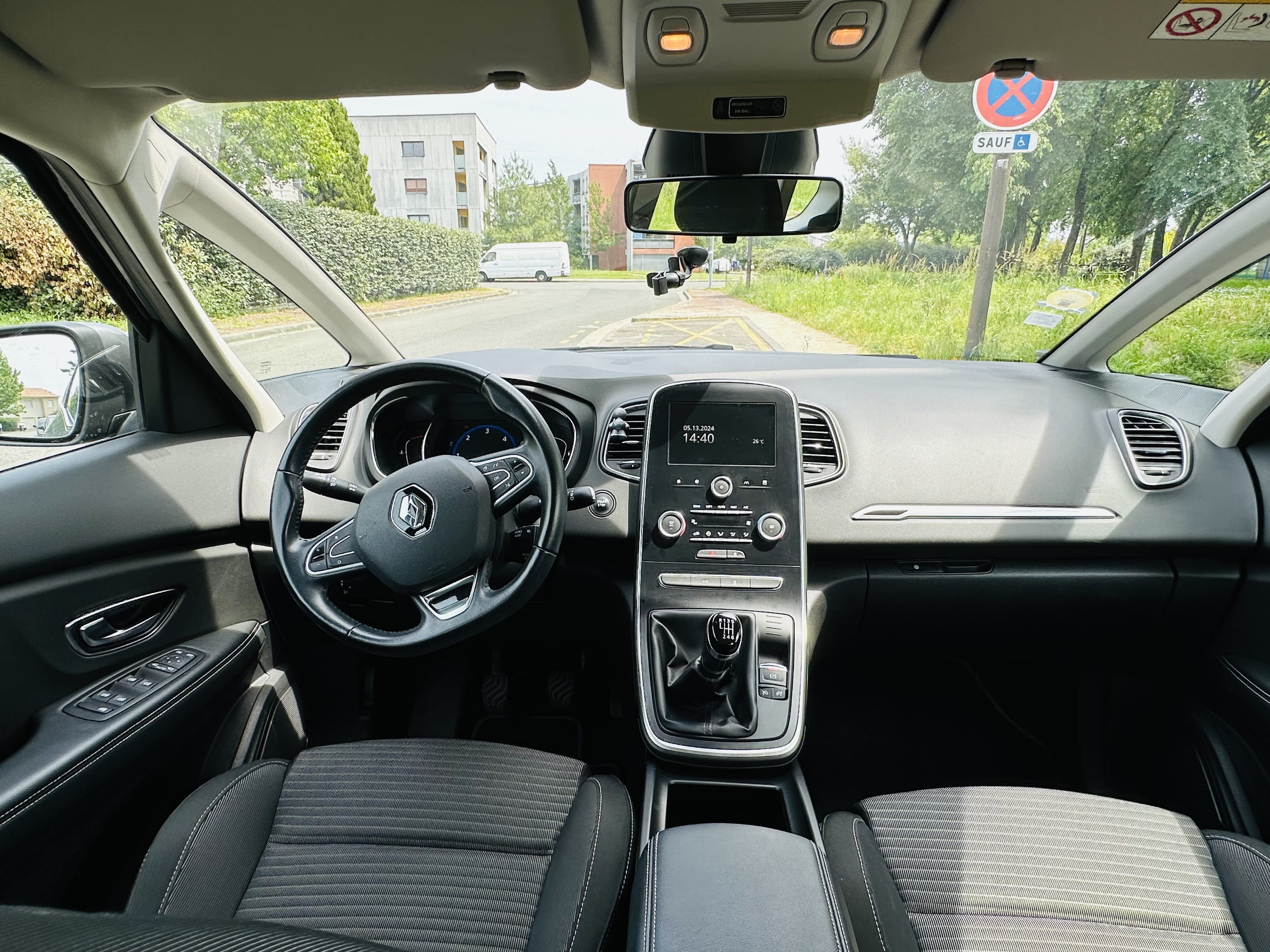 Renault Grand Scenic 110 cv con Control de velocidad