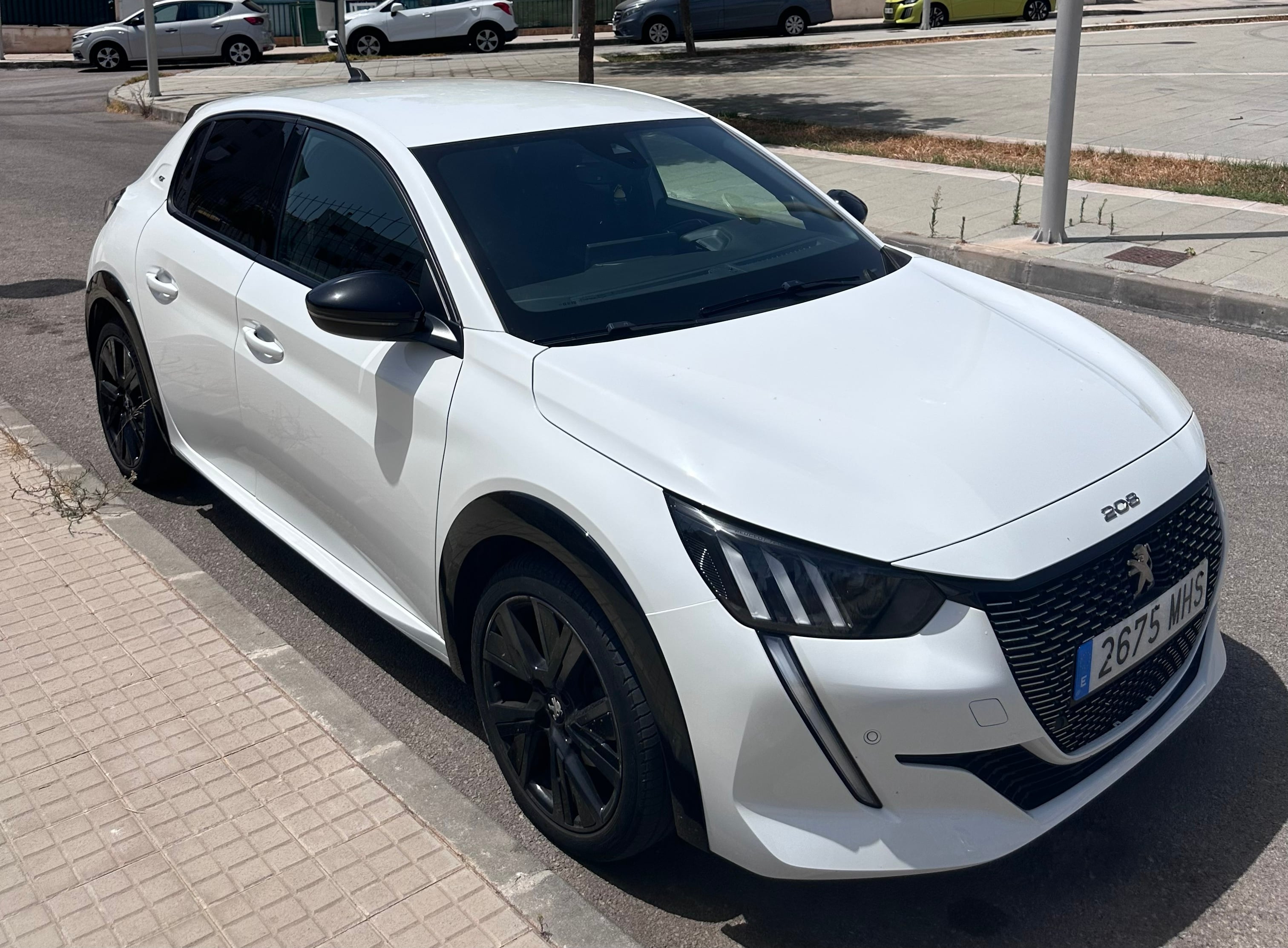Peugeot 208, 2023, Gasolina 98