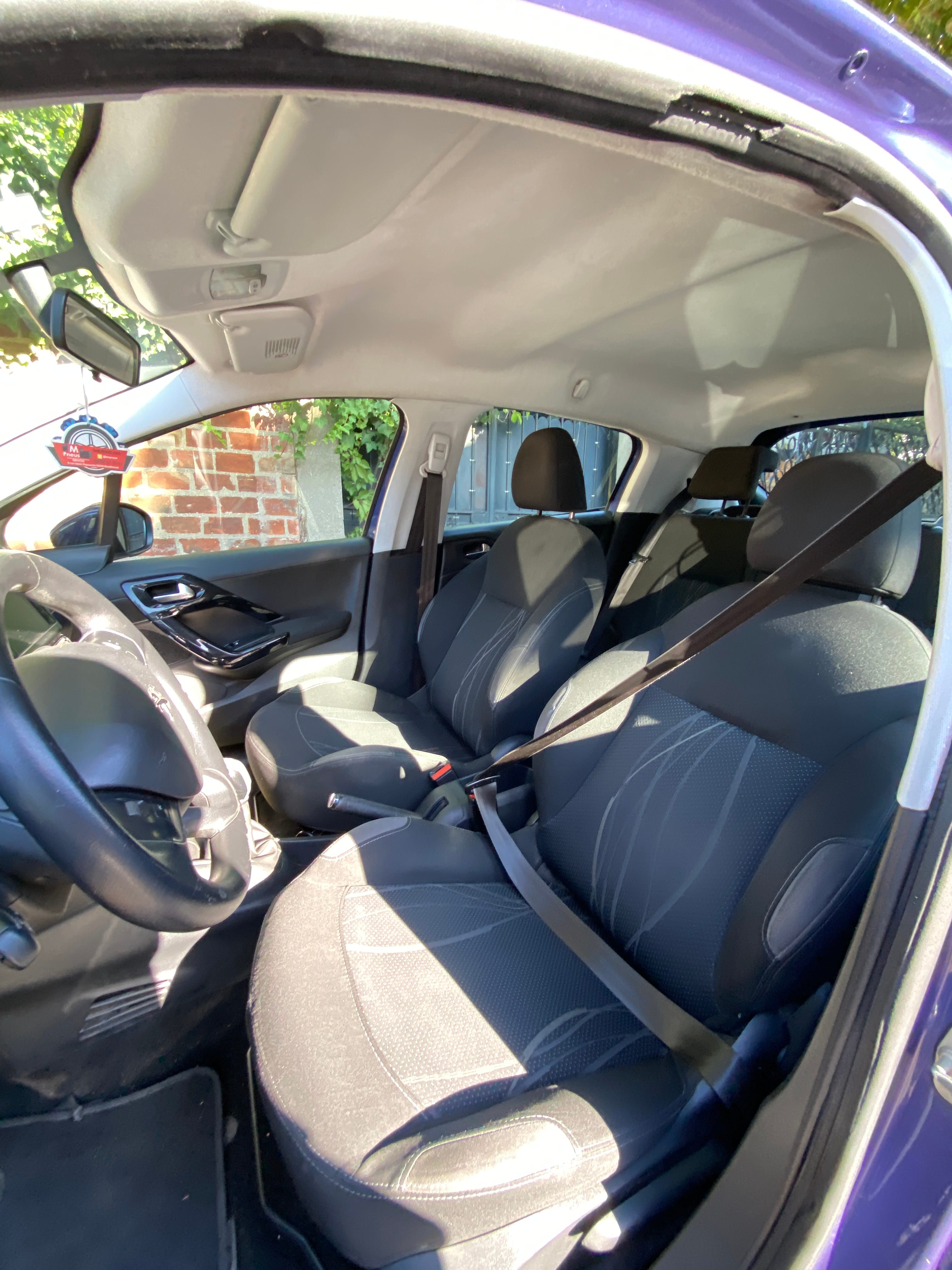 Peugeot 208 avec GPS