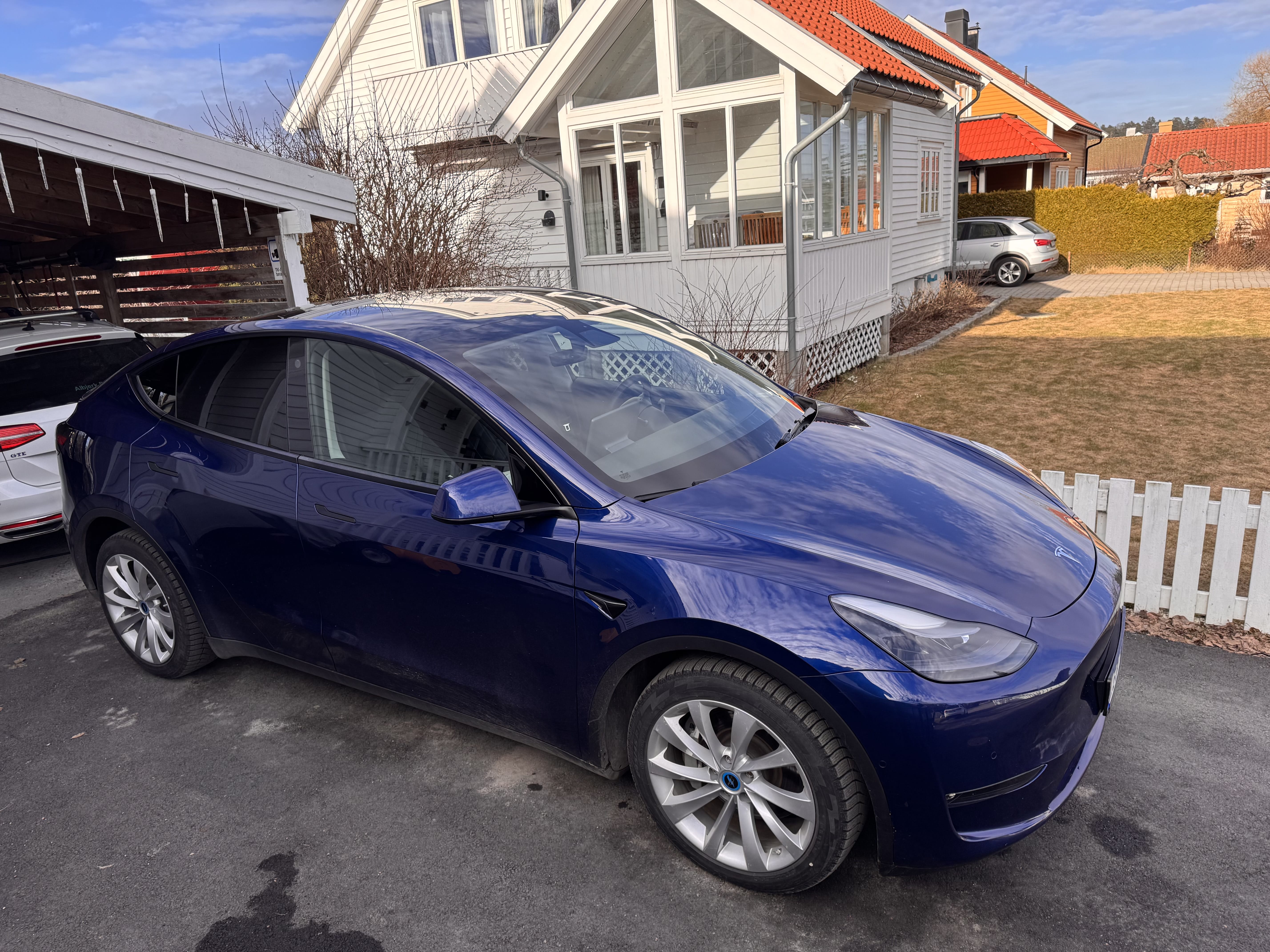 Tesla Model Y Long Range med Cruisekontroll