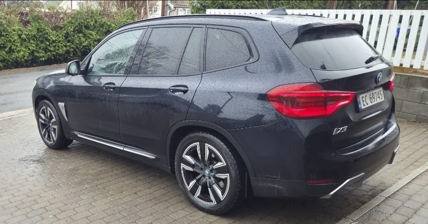 BMW ix3 med Aircondition