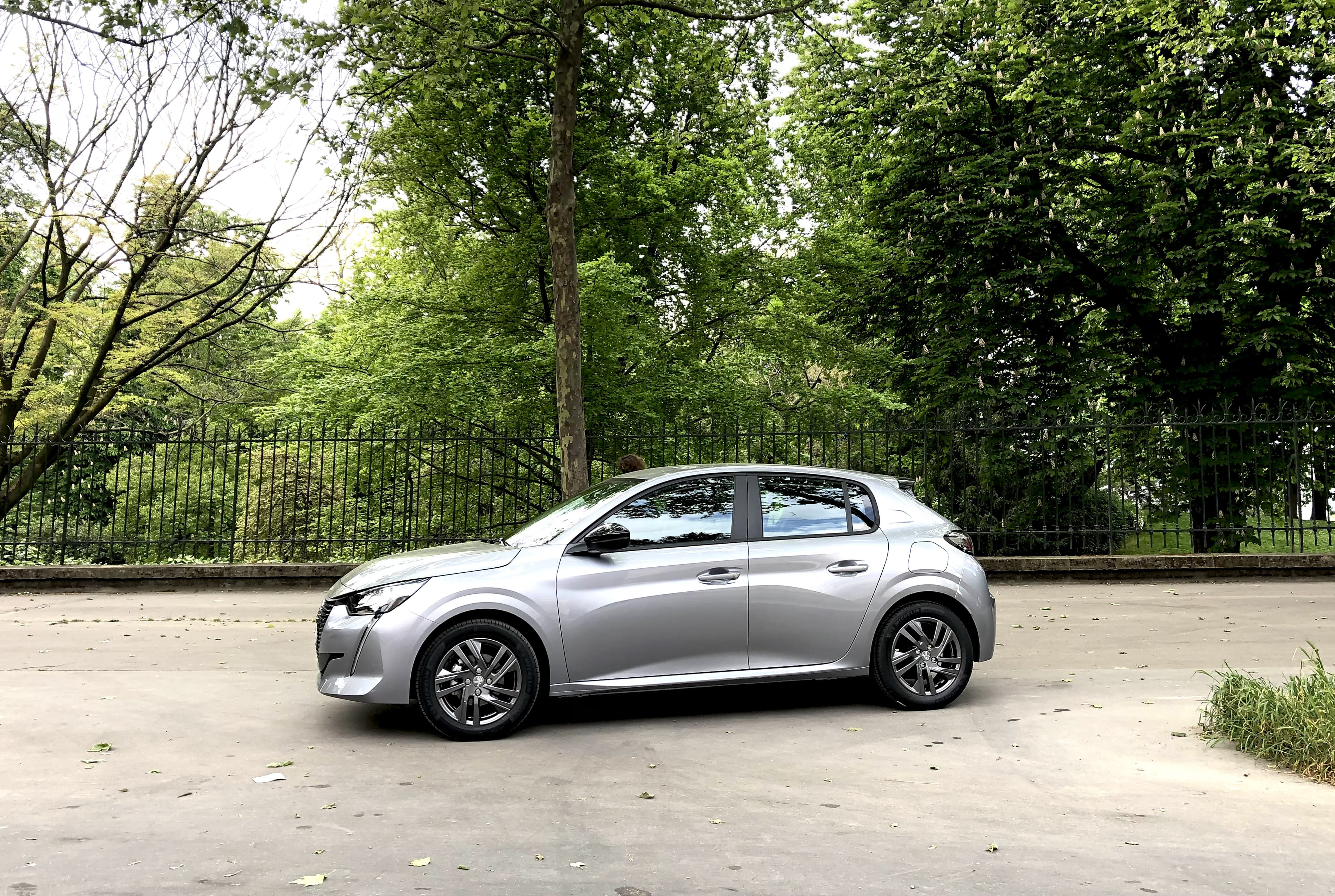Peugeot 208 avec GPS