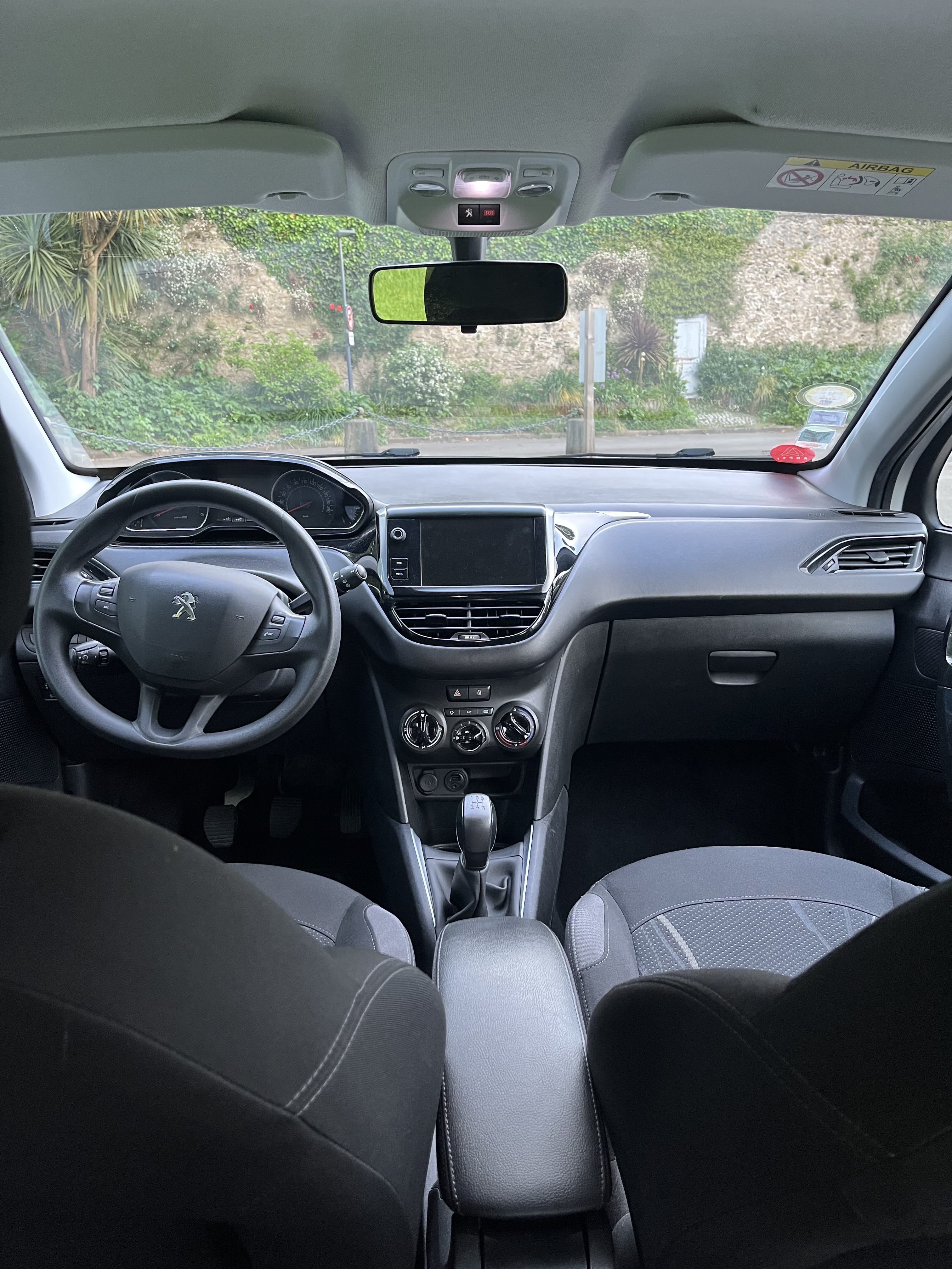 Peugeot 208 avec Entrée audio / iPod