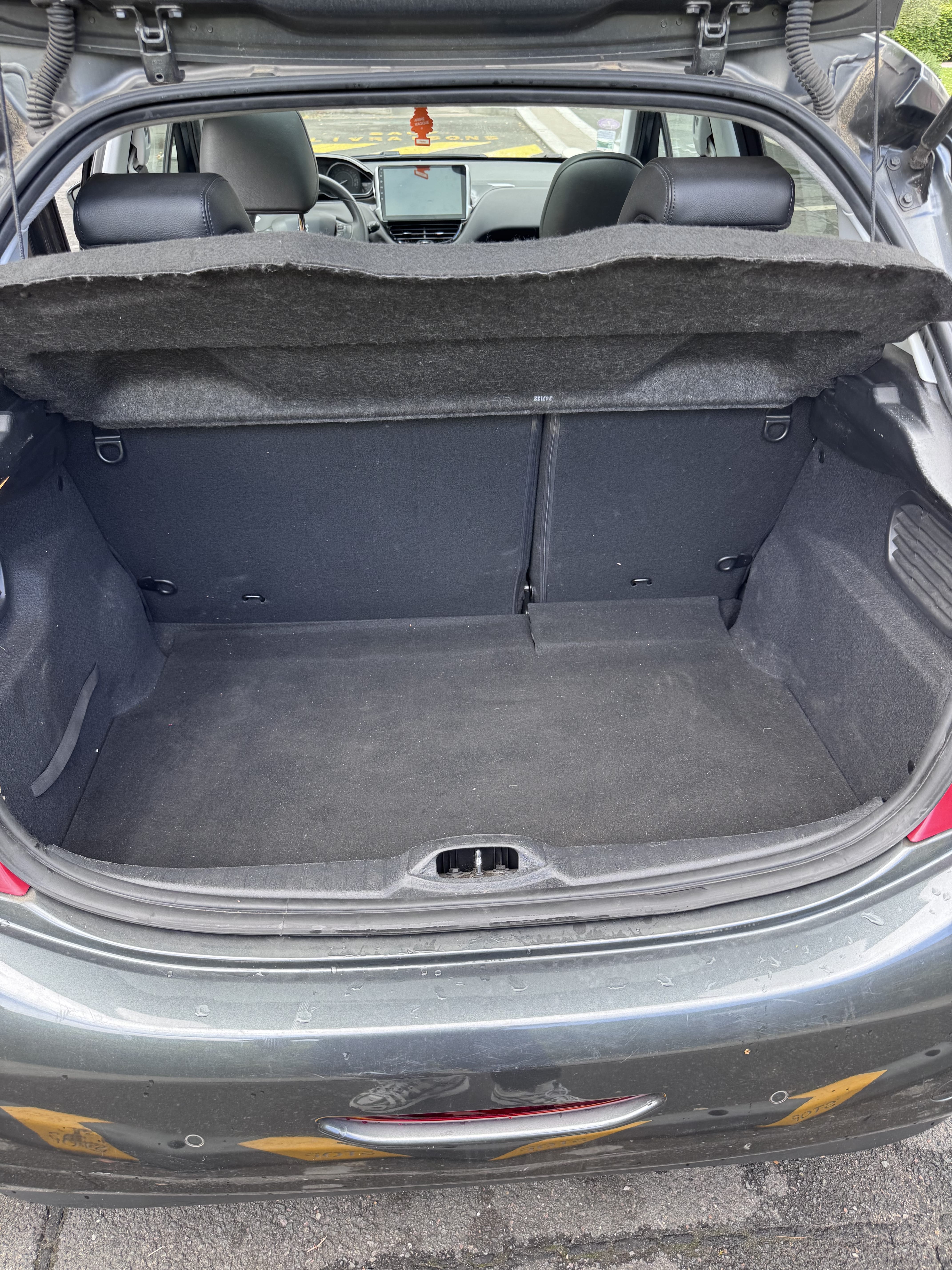 Peugeot 208 avec GPS