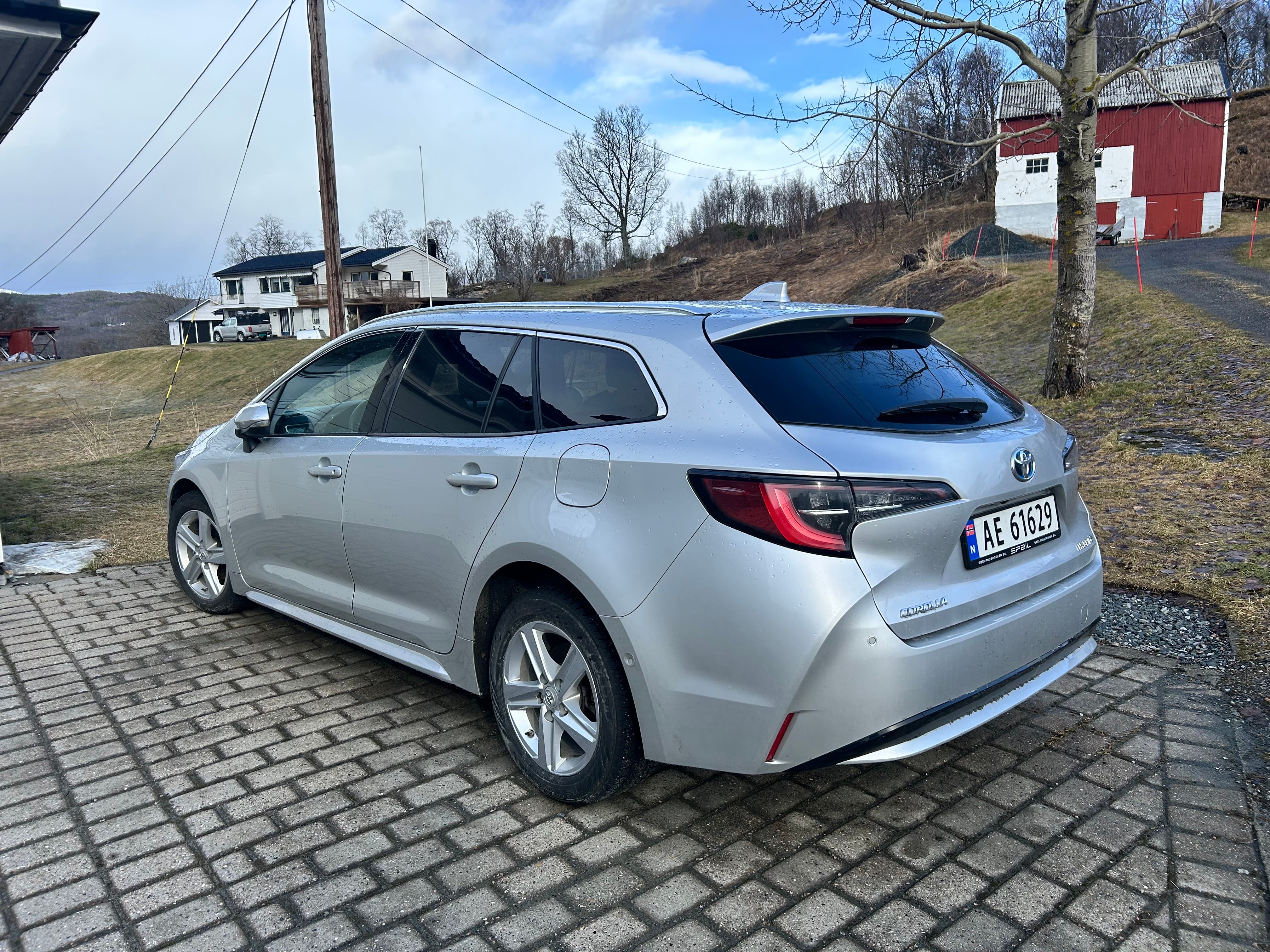Toyota Corolla Hybrid med Aircondition