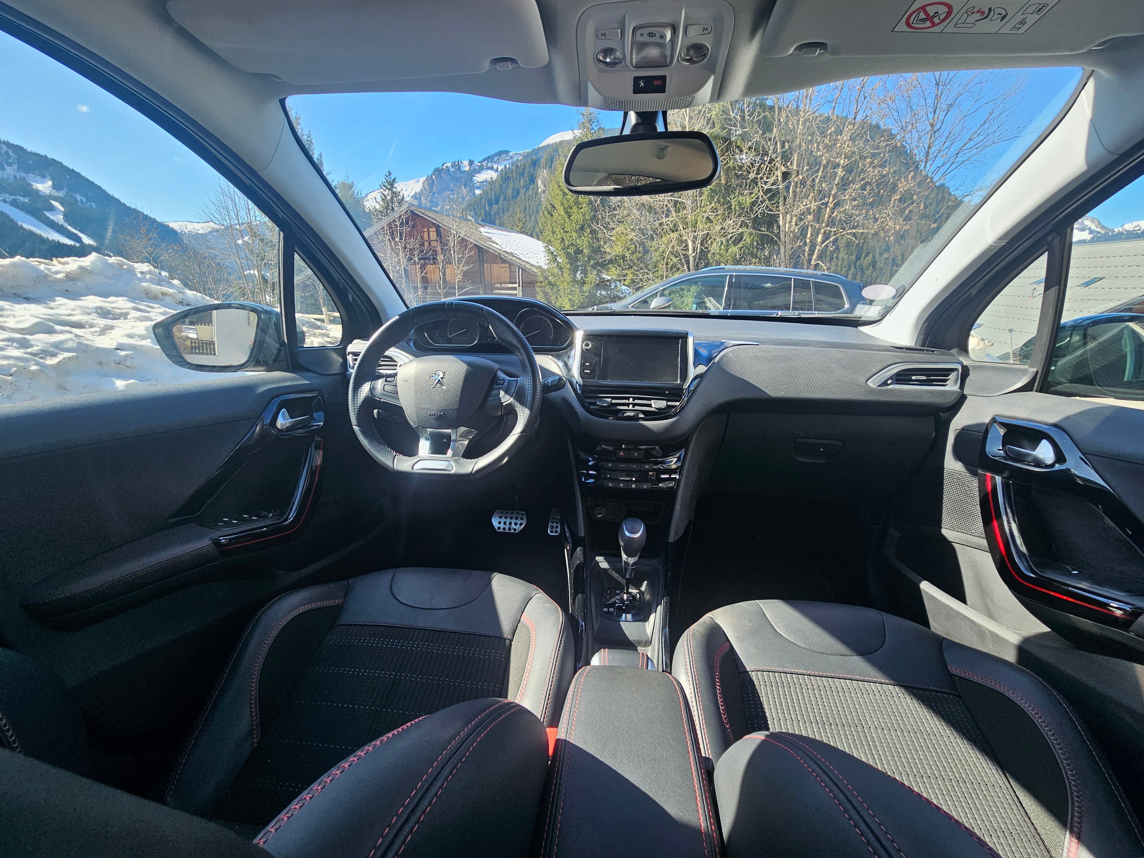Peugeot 2008 avec GPS