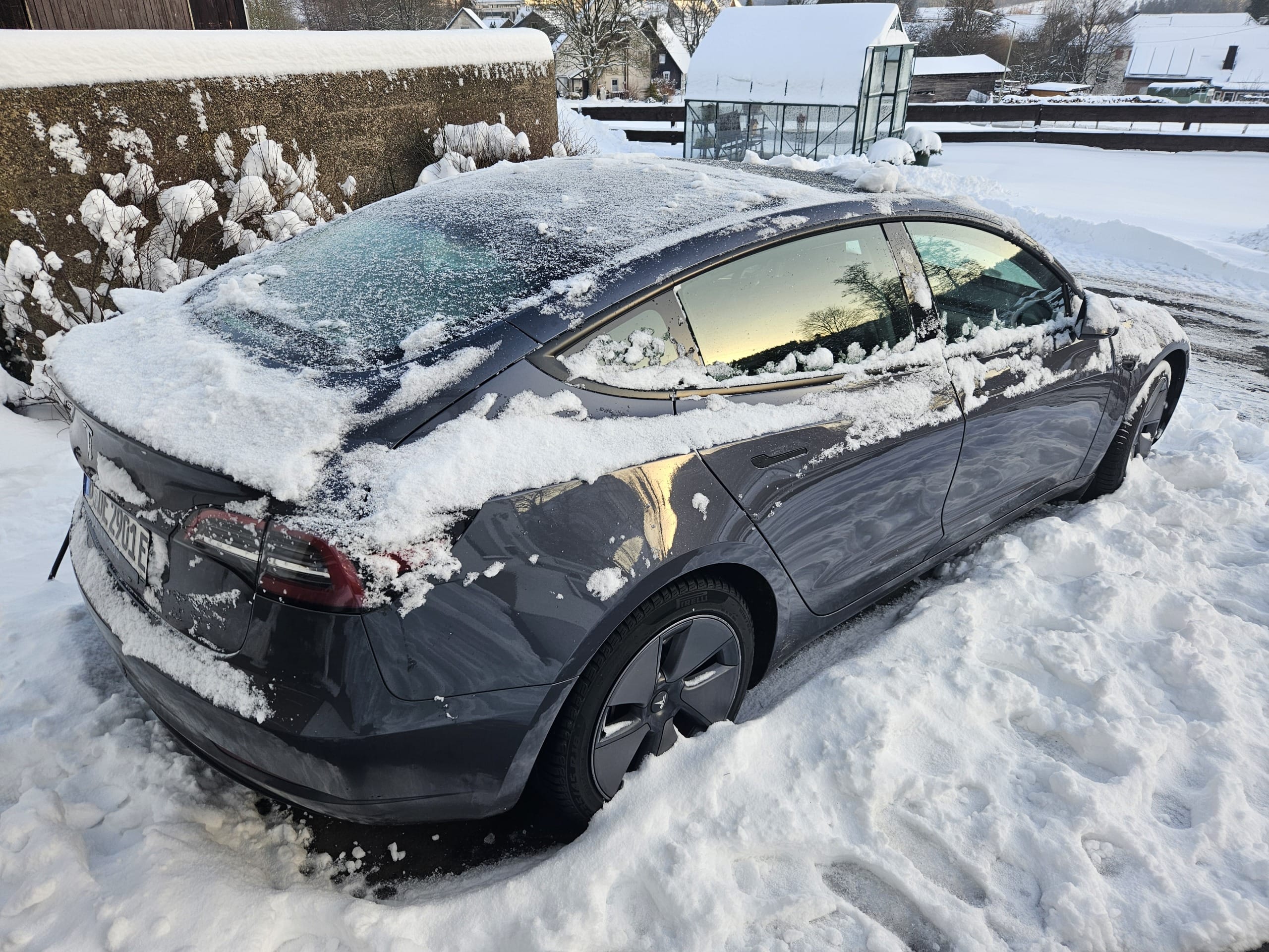 Tesla Model 3 mit Navigationsgerät