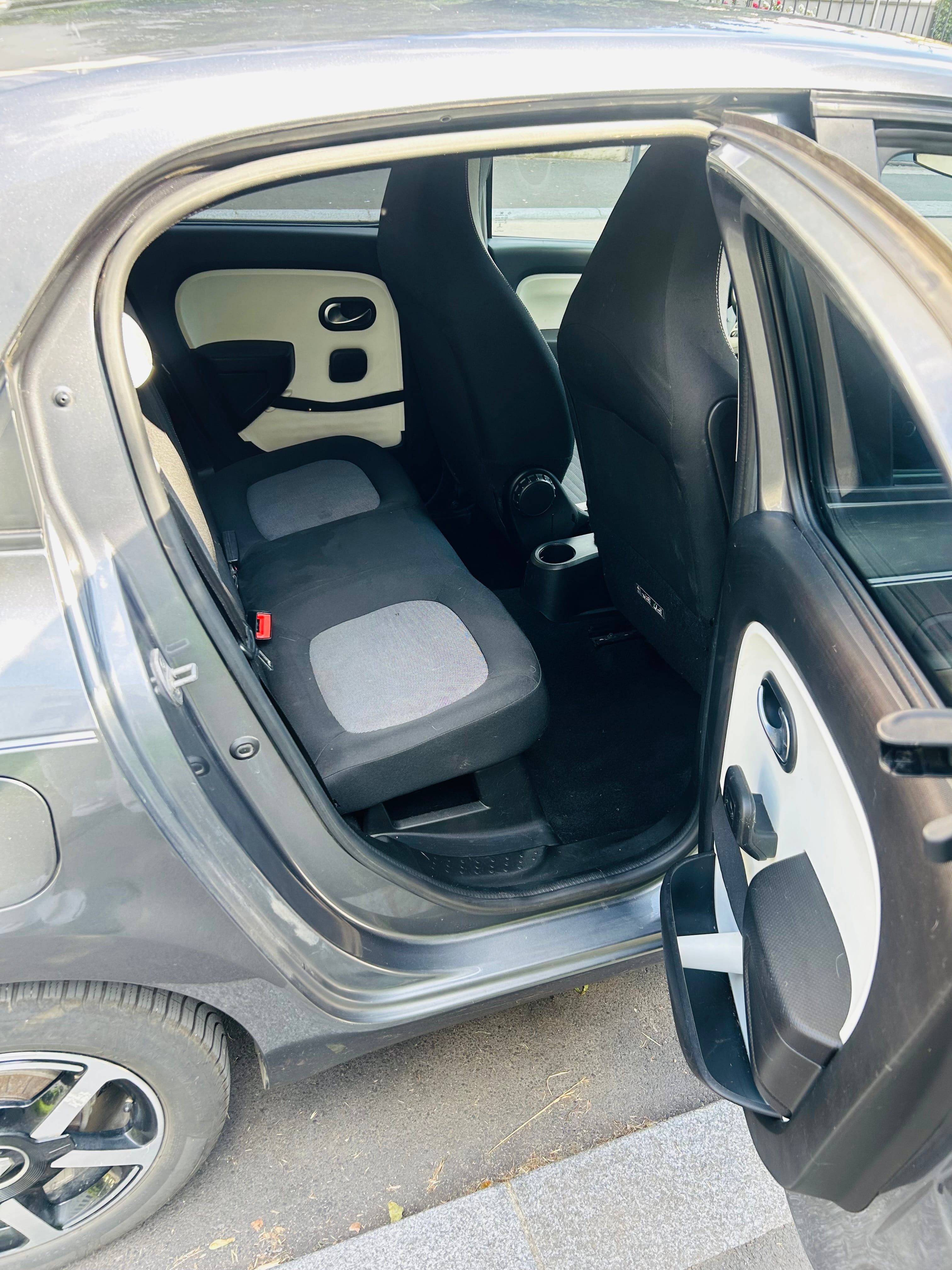Renault Twingo III avec Entrée audio / iPod