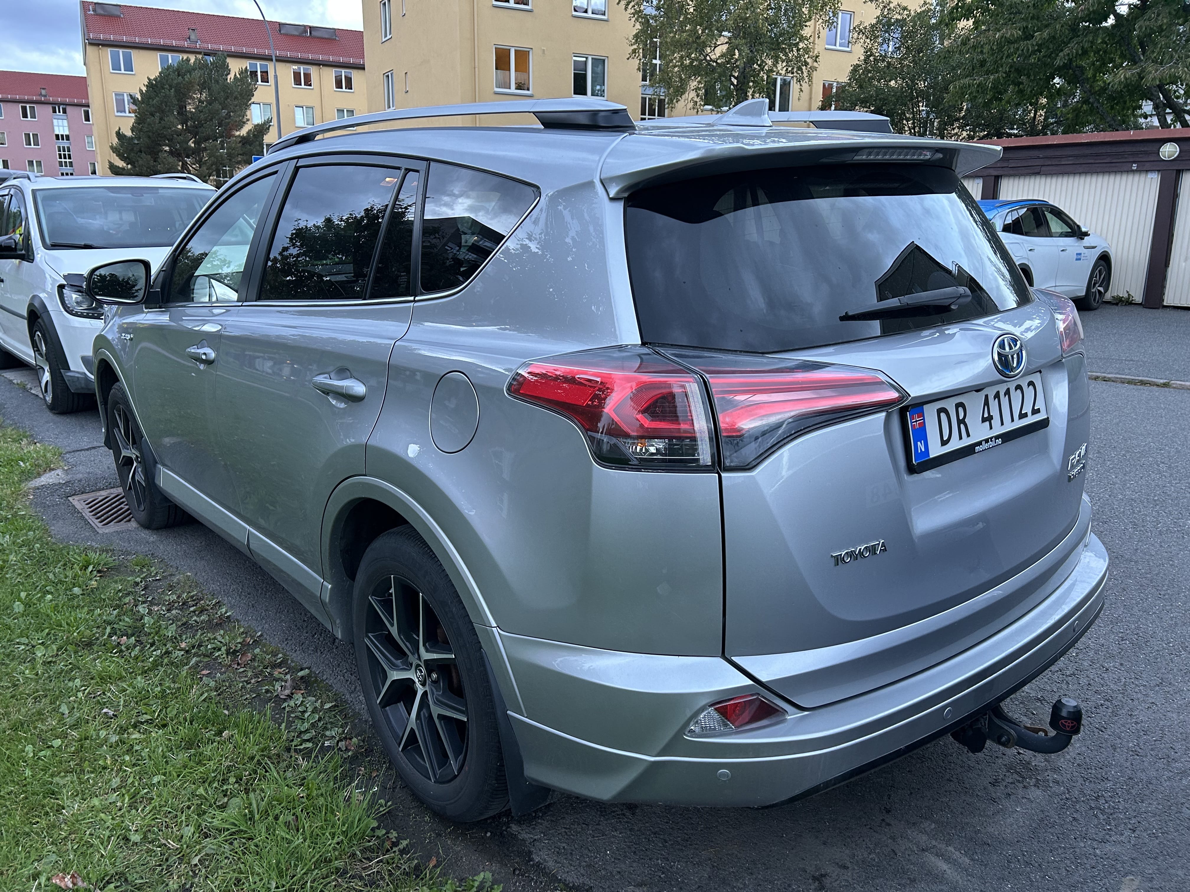 Toyota Rav4 Hybrid with GPS