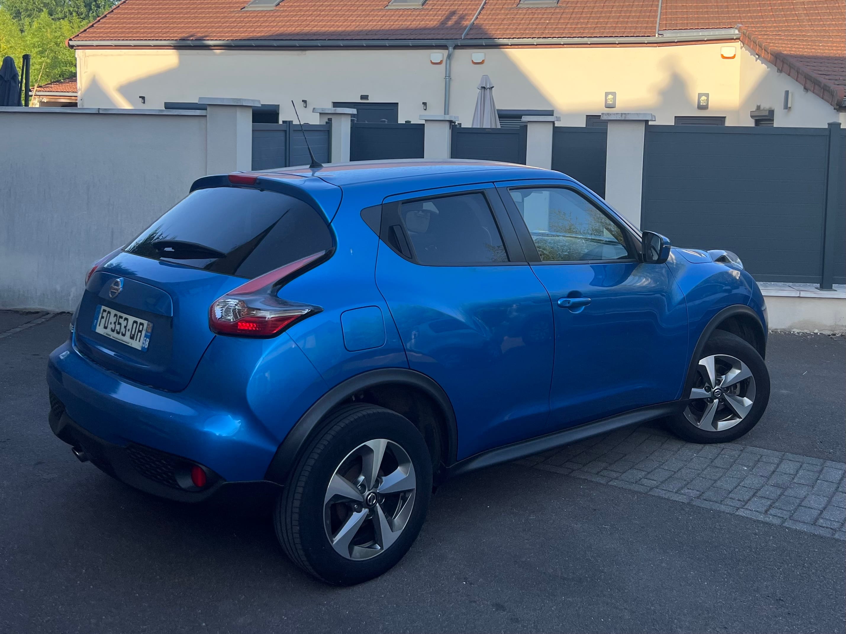 Nissan Juke N-Connecta 1.5 DCI / GARE SNCF DIJON avec GPS