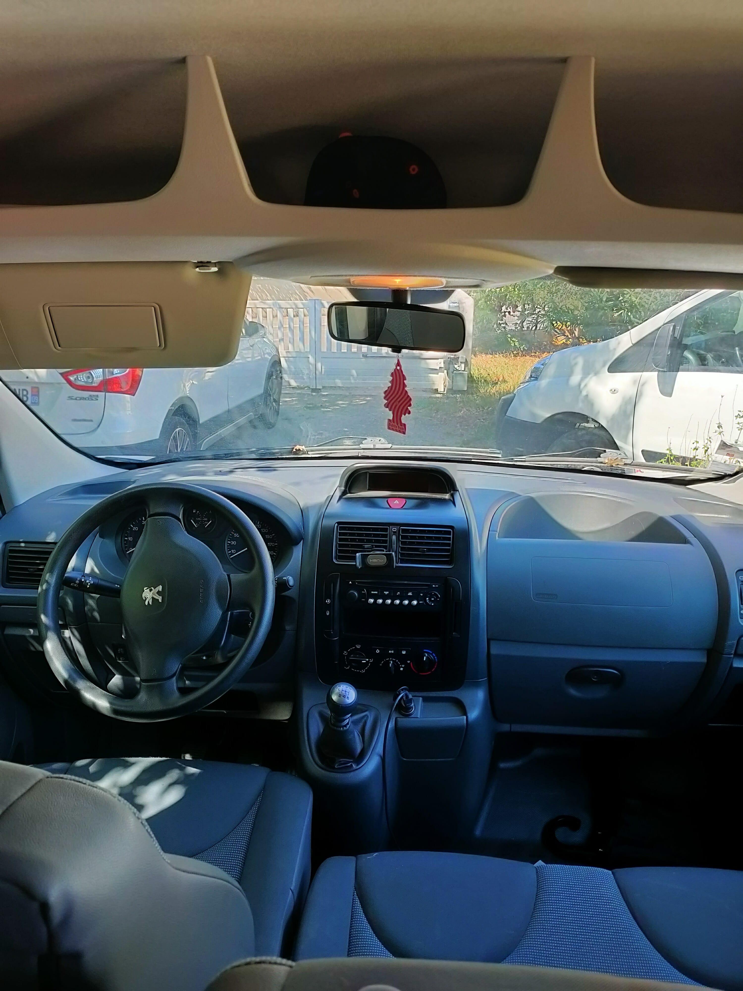 Peugeot Expert Tepee Minibus rallongé 9 Places modulable avec Chaines