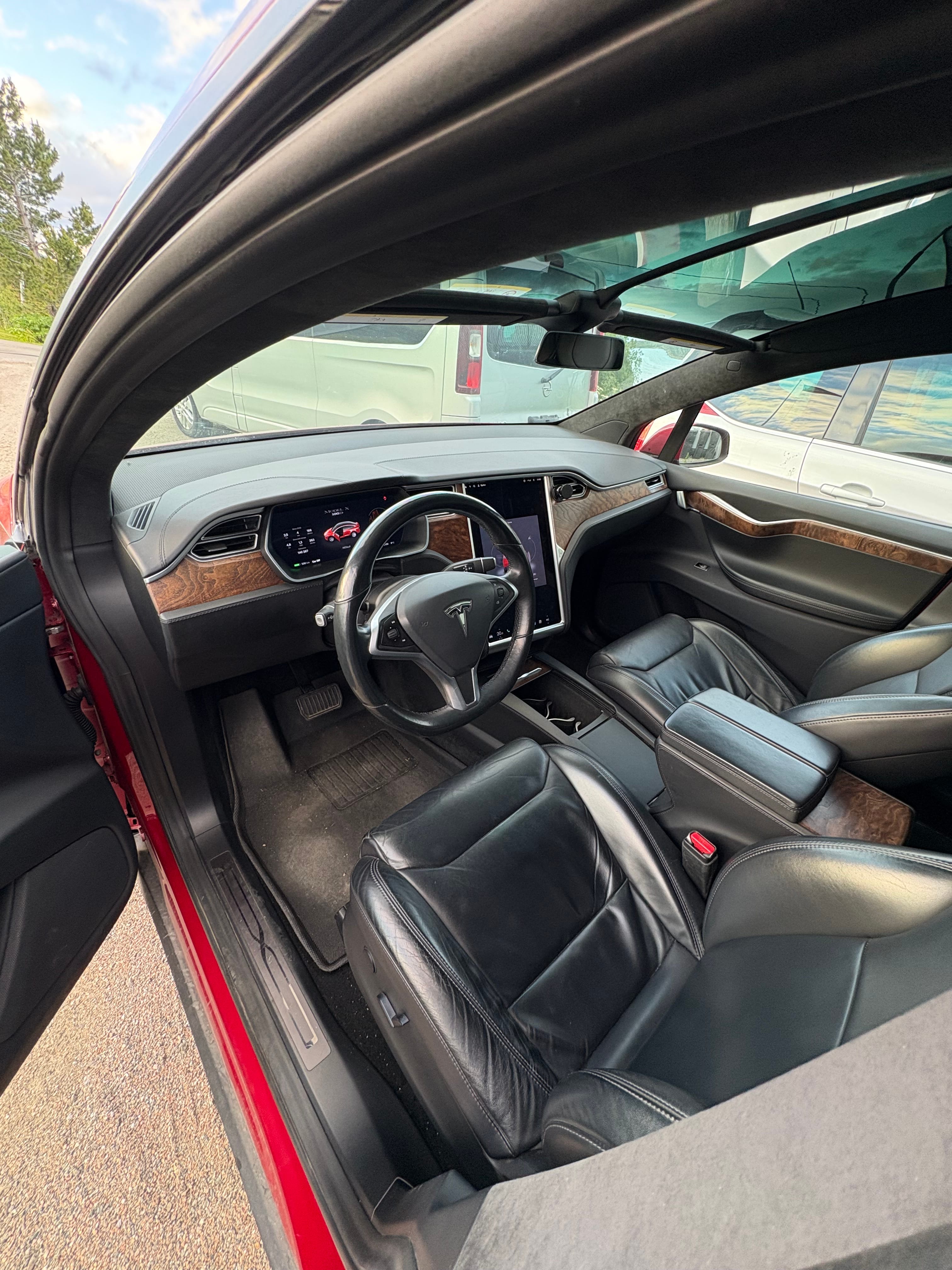 Tesla Model X 100D med GPS