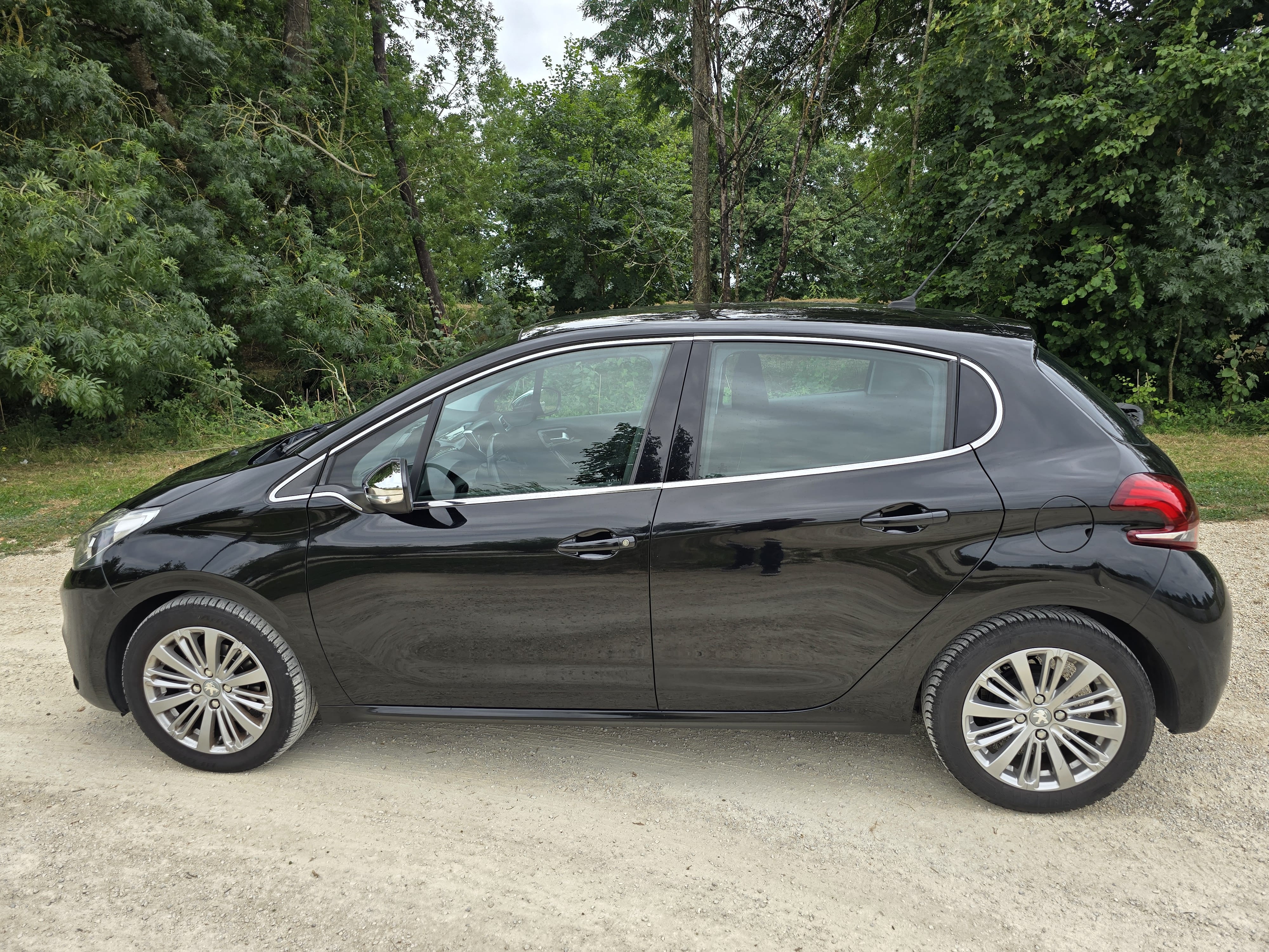 Peugeot 208 avec Climatisation