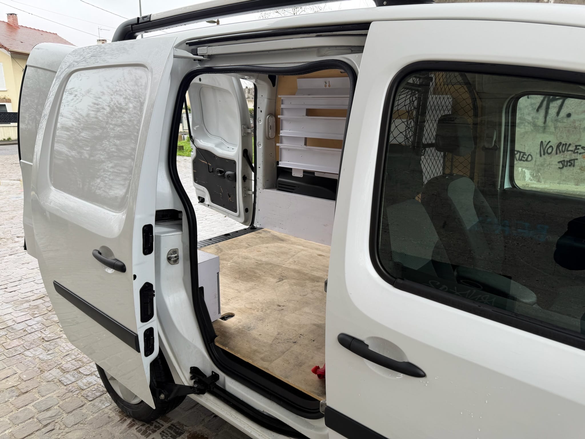 Renault Kangoo Fourgon avec Coffre de toit