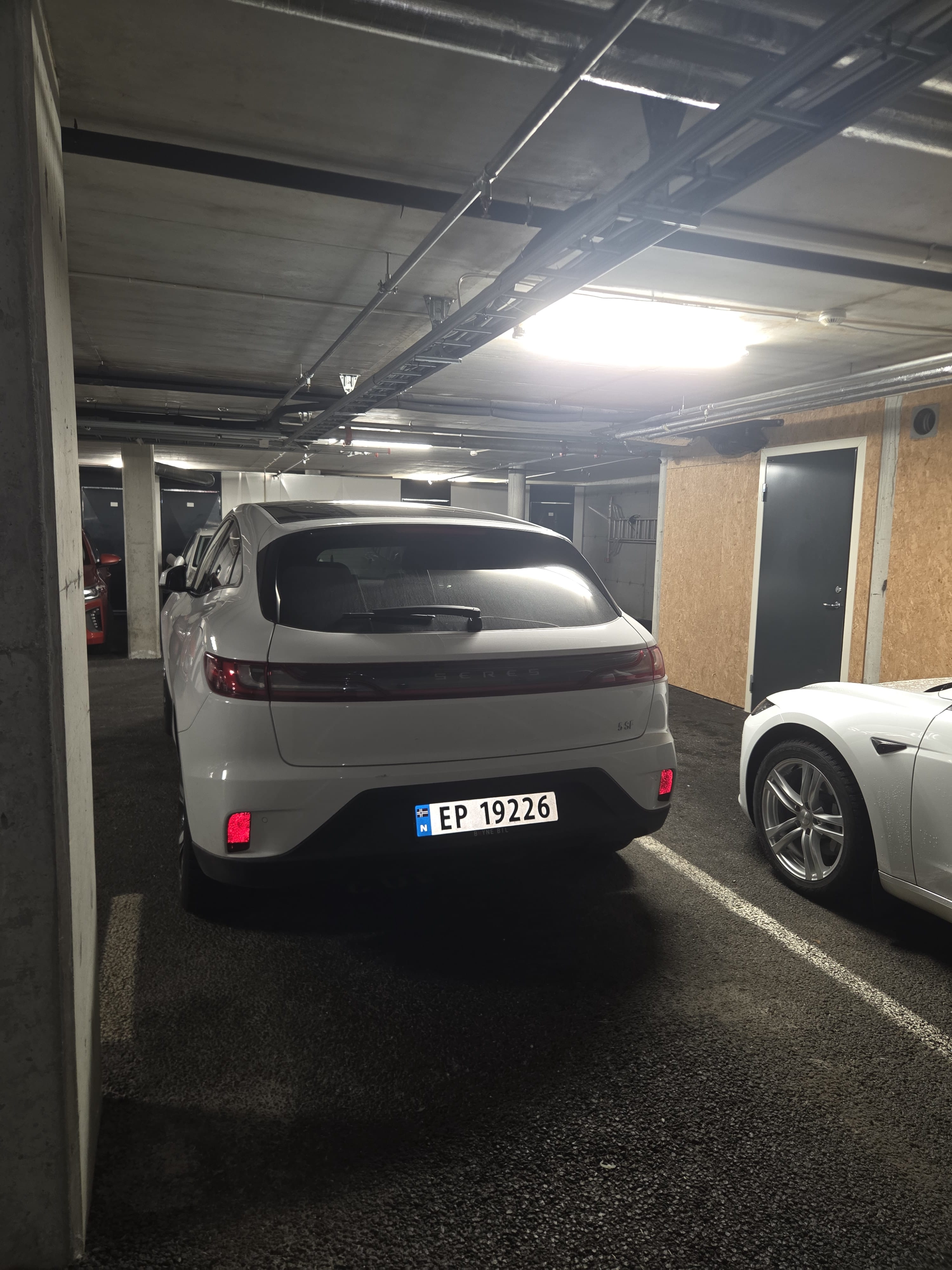 Seres Seres 5 Premium 4WD with Backup camera