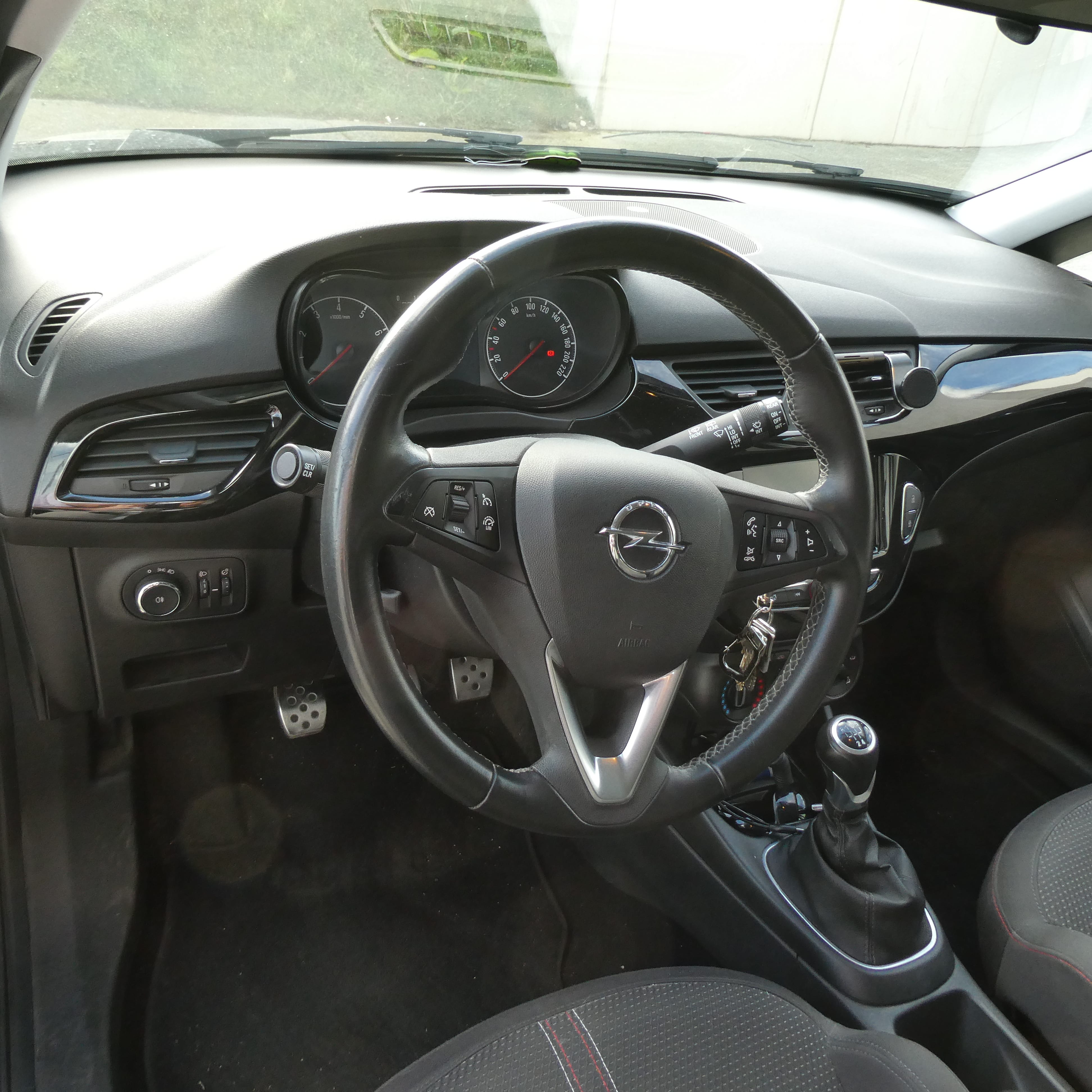 Opel Corsa : 5d - Euro 6b + Crit'air 1 - Manueel avec Régulateur de vitesse