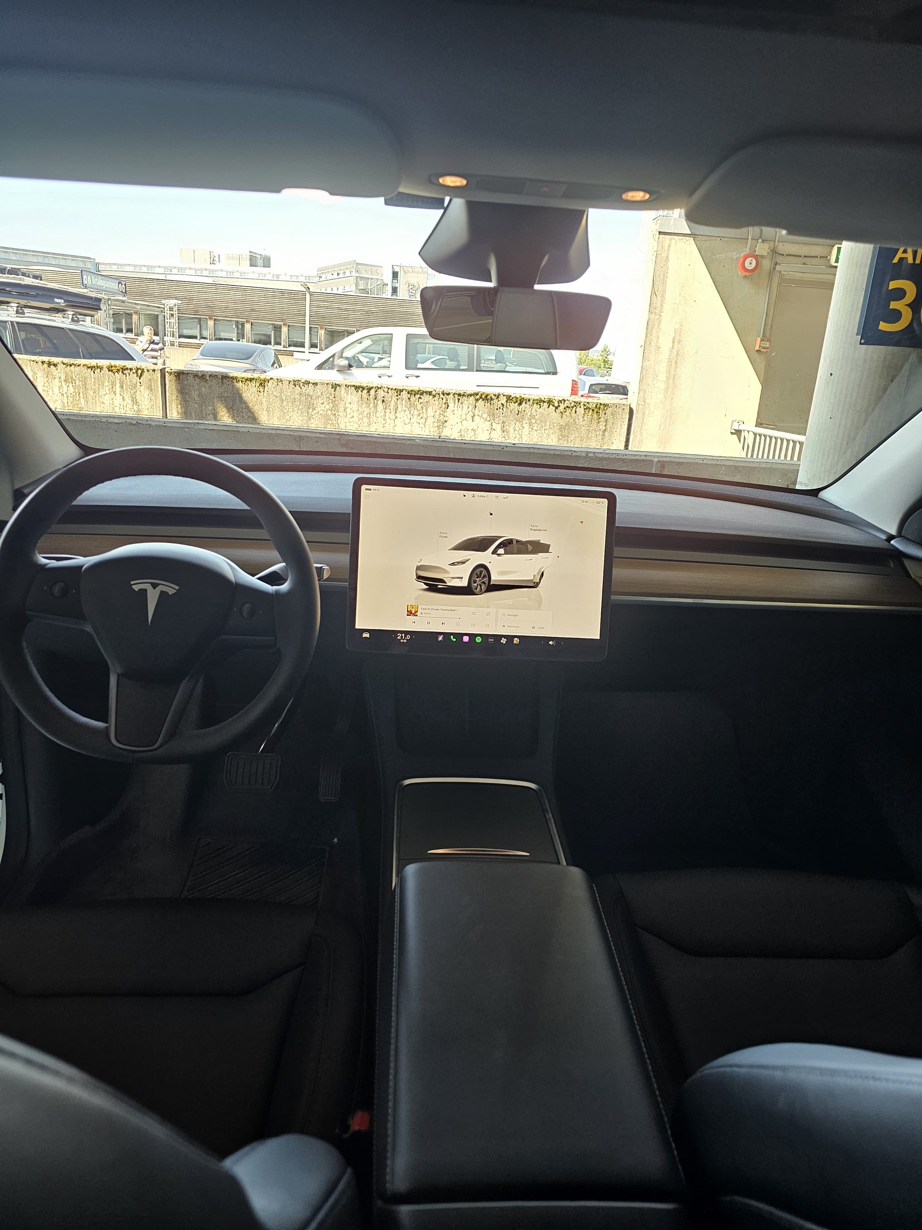 Tesla Model Y Long Range med Cruisekontroll