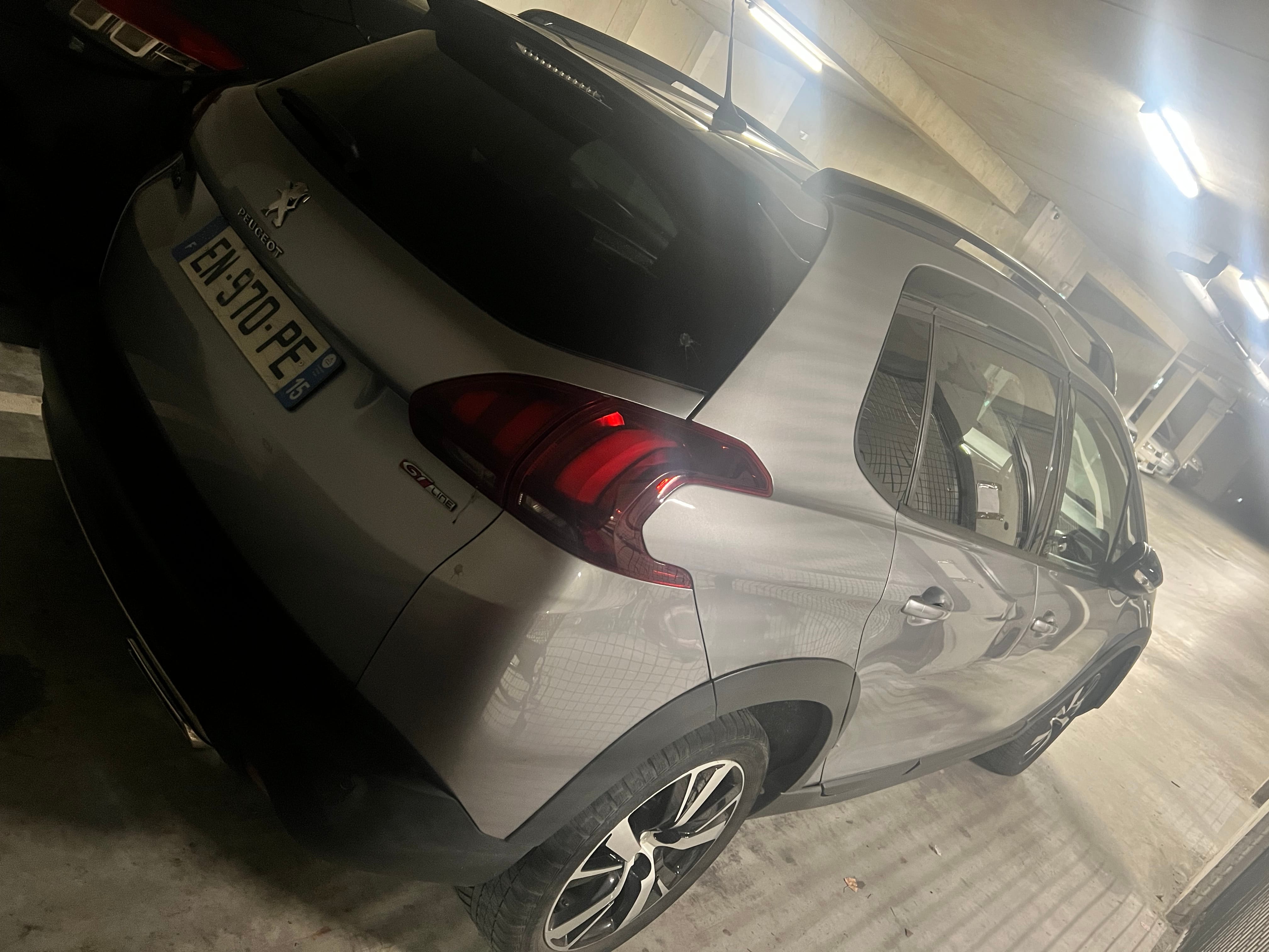 Peugeot 2008 avec GPS