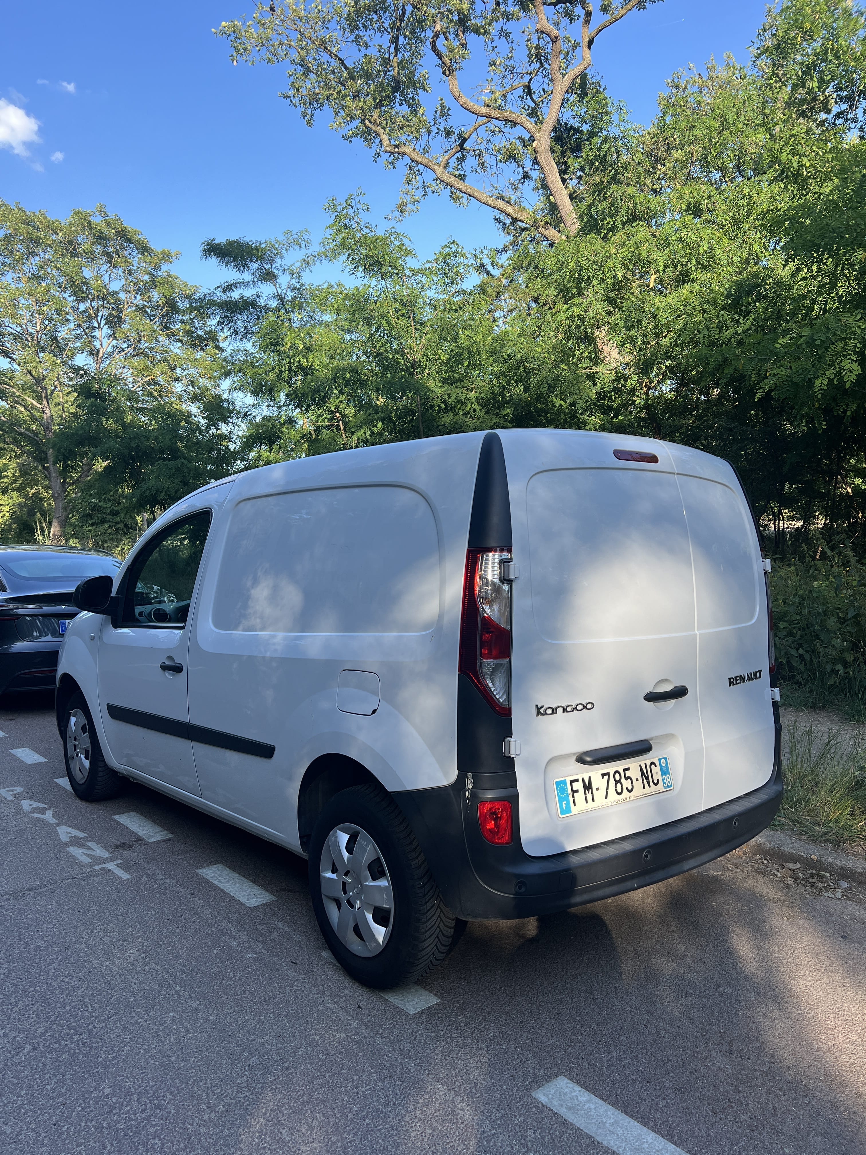 Renault Kangoo Fourgon avec GPS