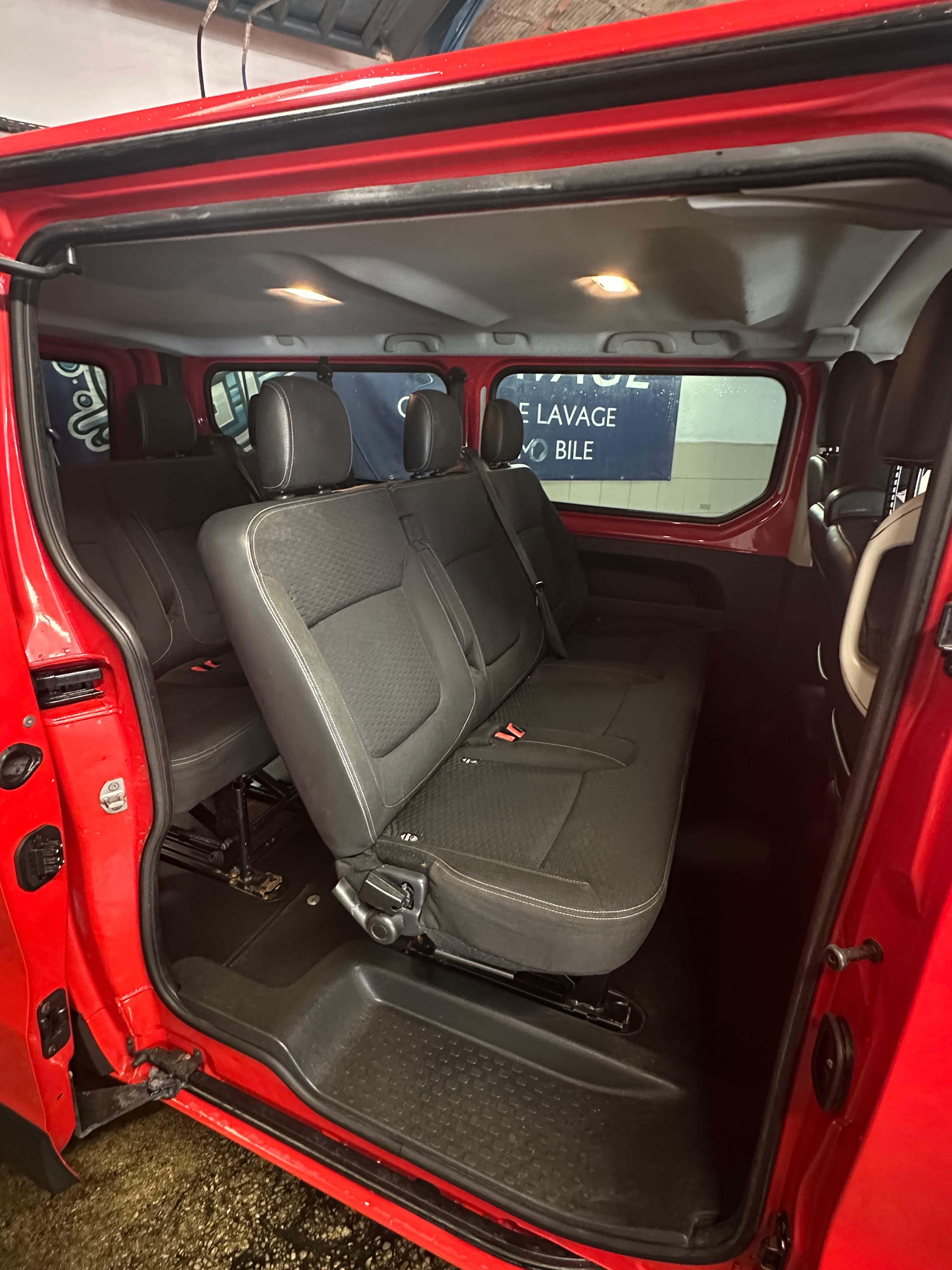 Opel Vivaro avec Port USB