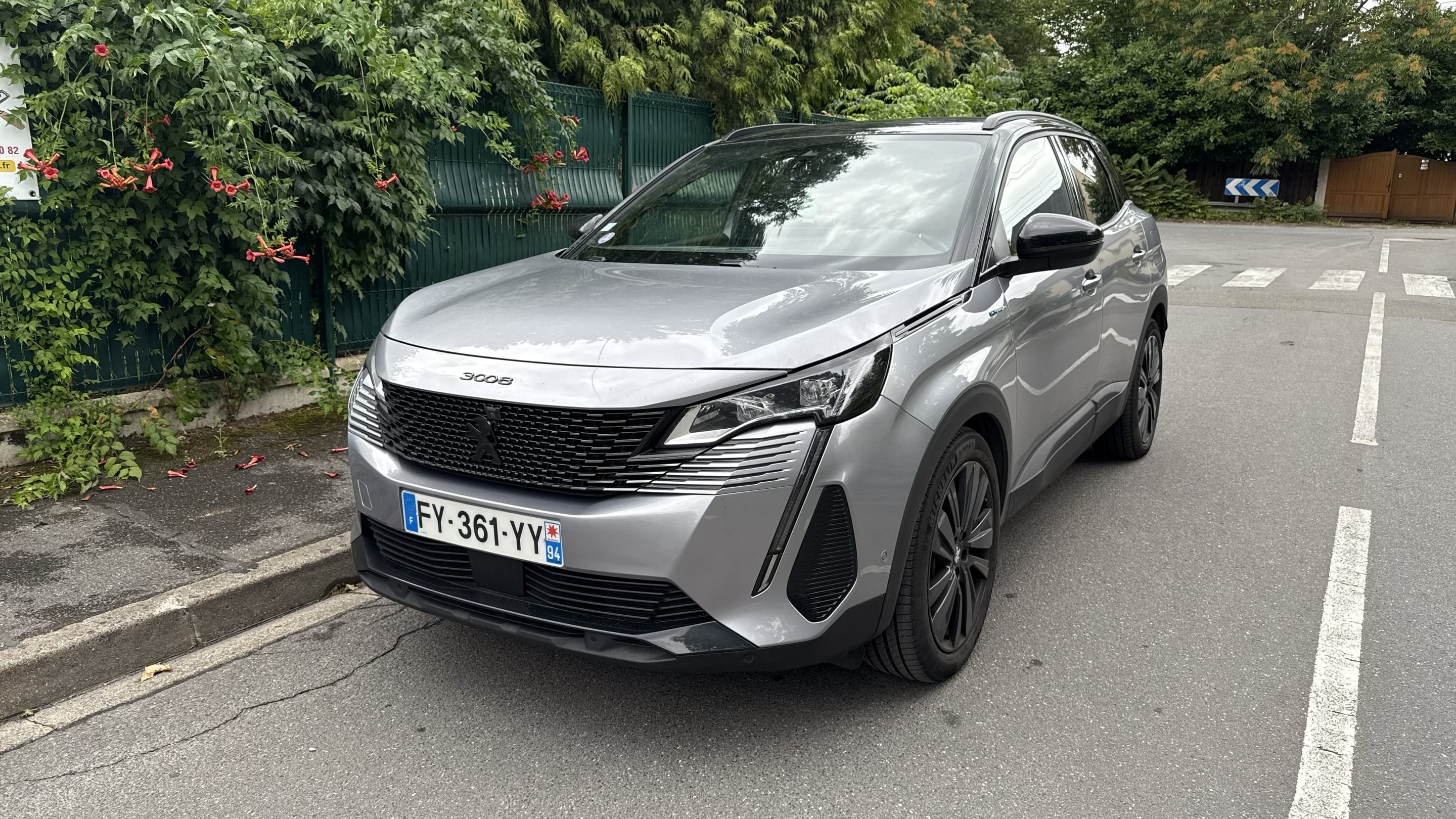 Peugeot 3008, 2021, Essence 95 / Électrique (hybride), automatique
