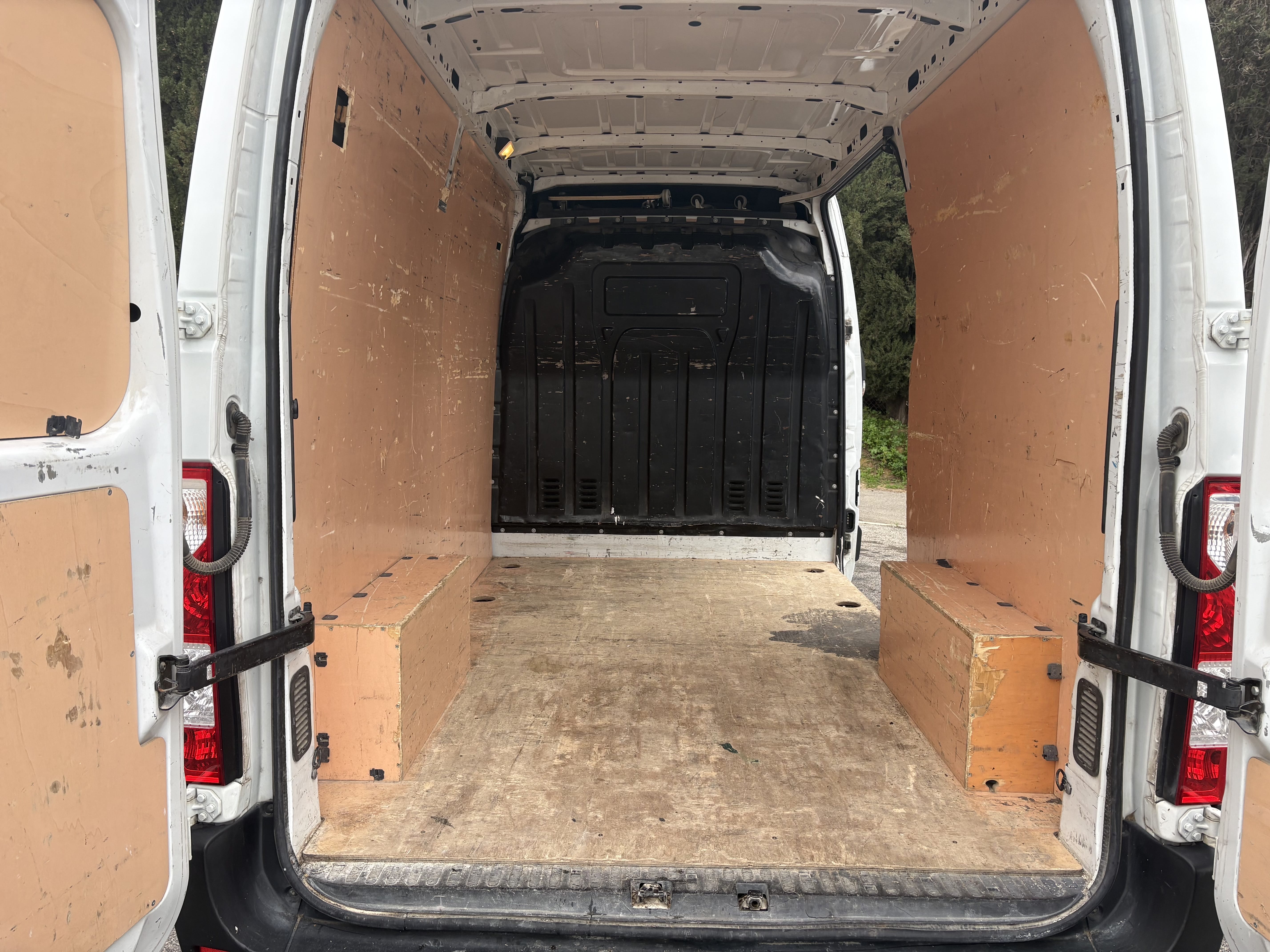 Nissan NV400 2.3 dci 145CV avec Entrée audio / iPod