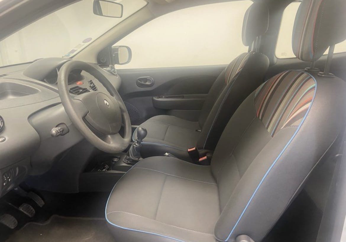 Renault Twingo with Baby seat