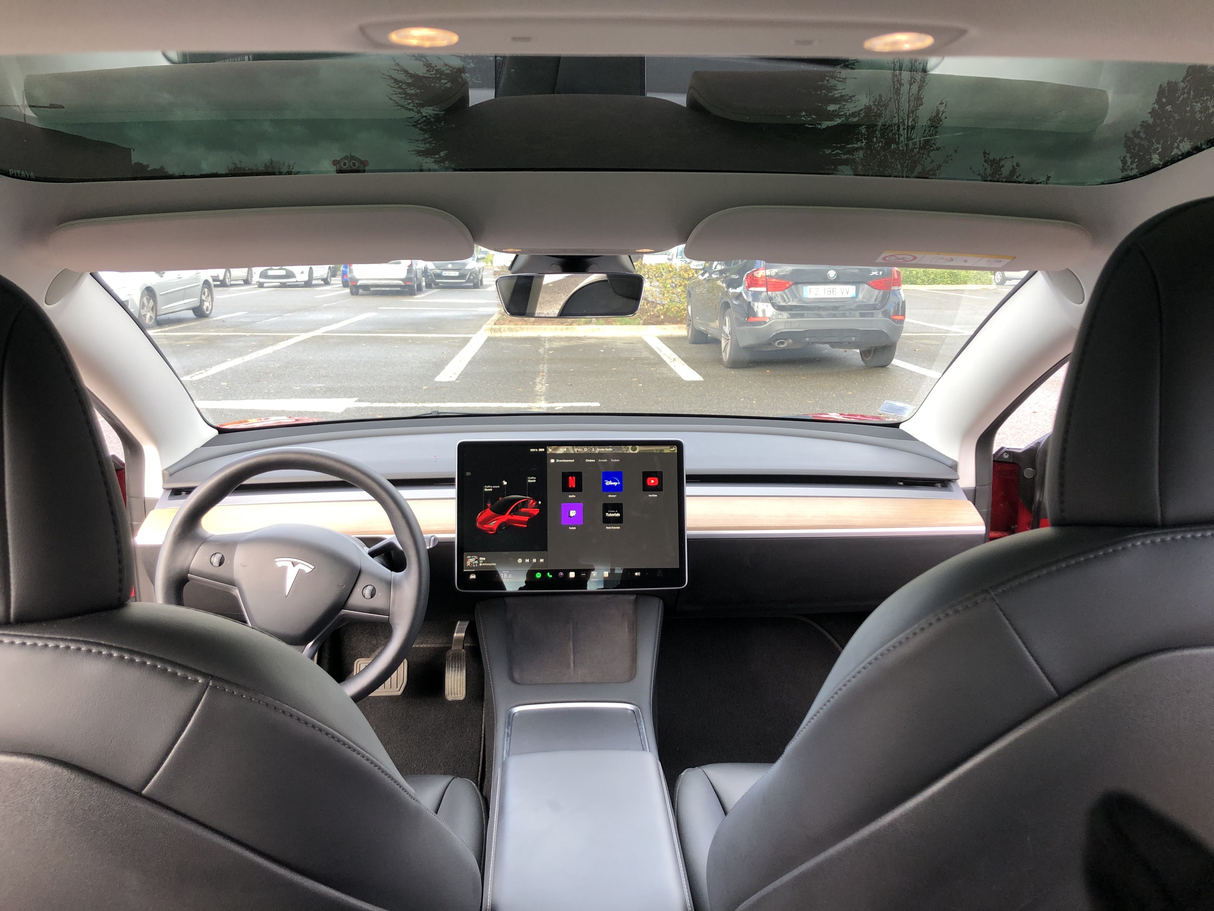 Tesla Model 3 Recharges incluses avec GPS