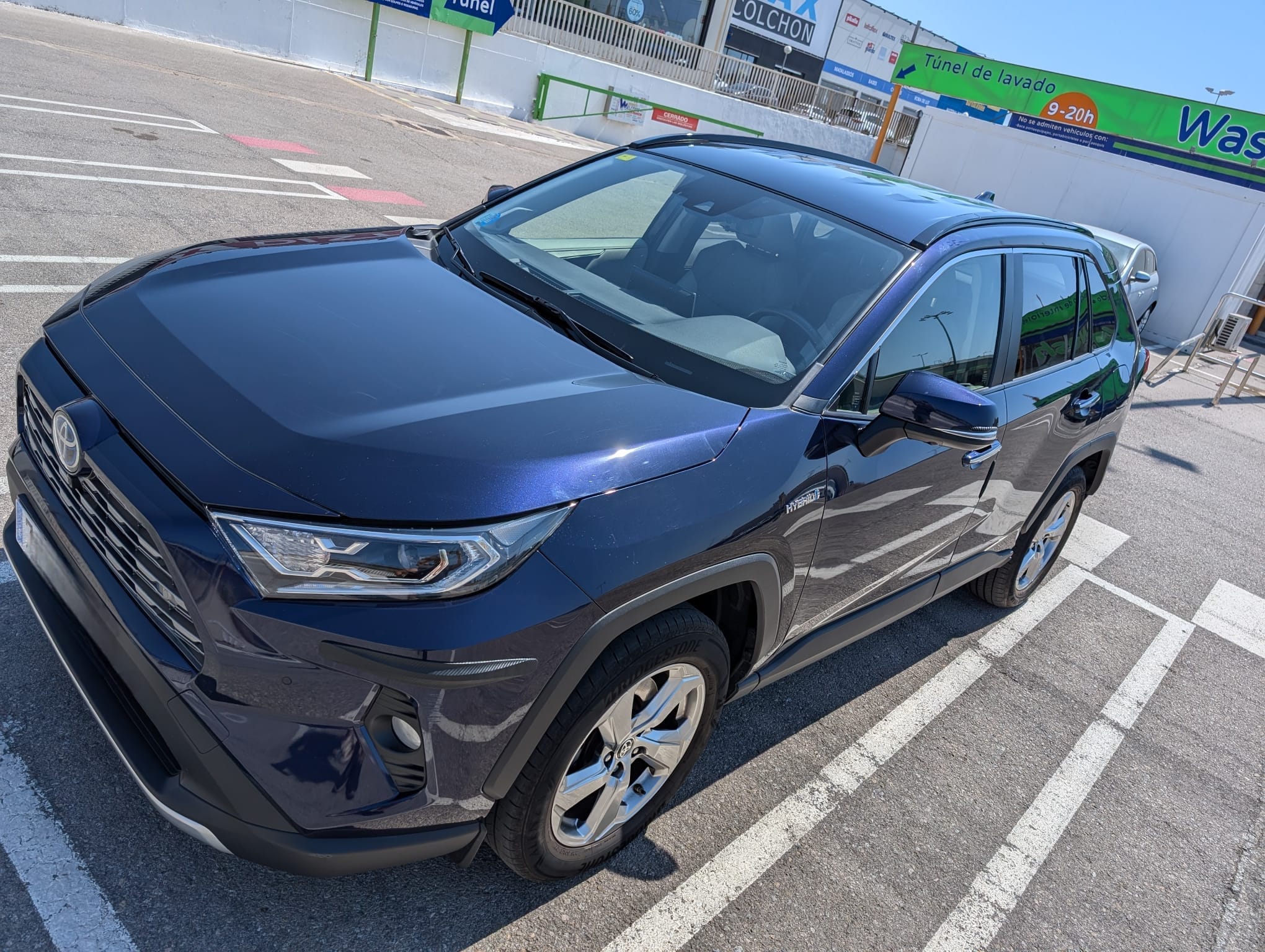 Toyota RAV4 XLE Premium 2.4, 2020, Gasolina 95, Automático