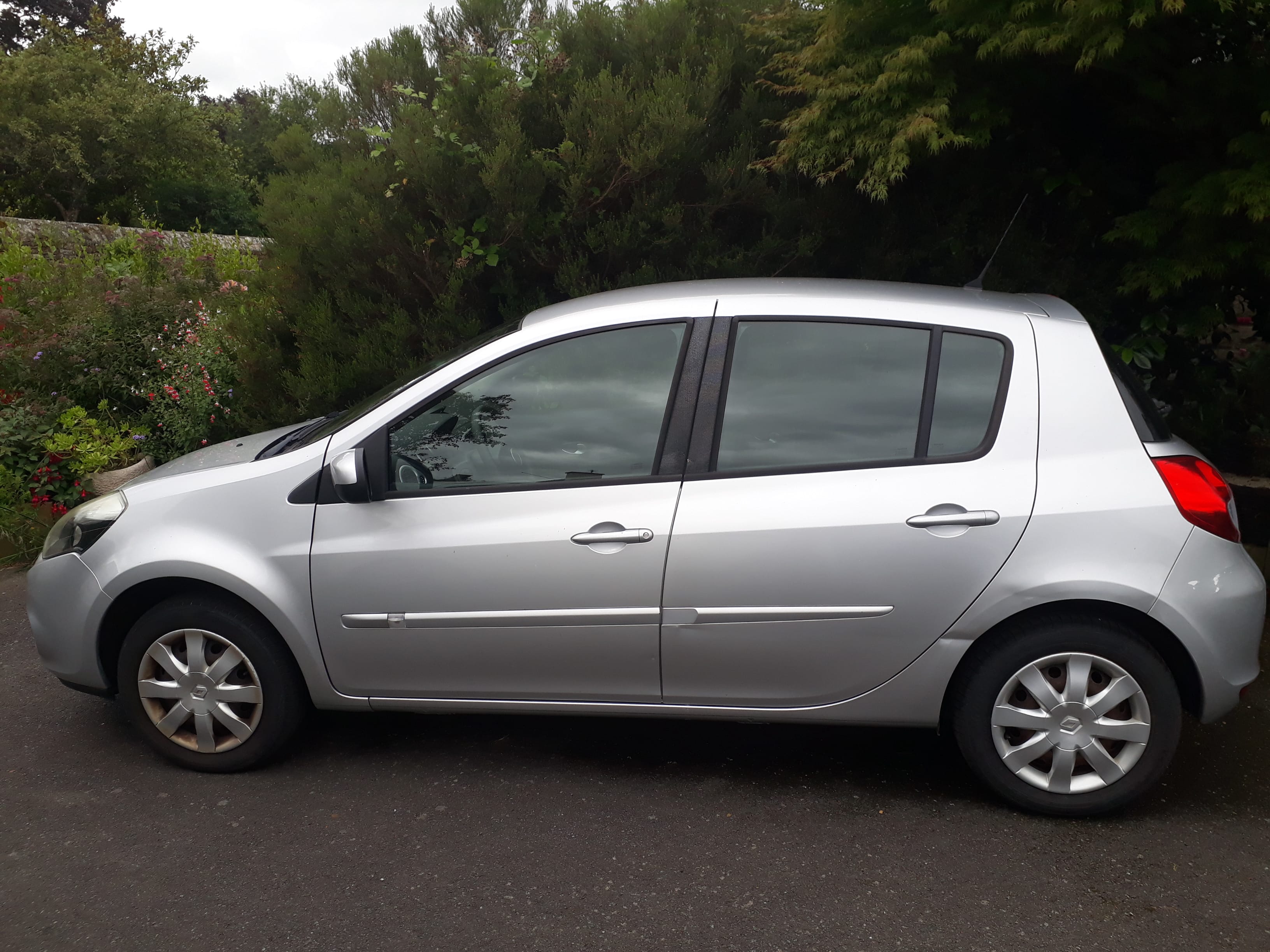 Renault Clio 1.5dCi, 5 places avec Régulateur de vitesse