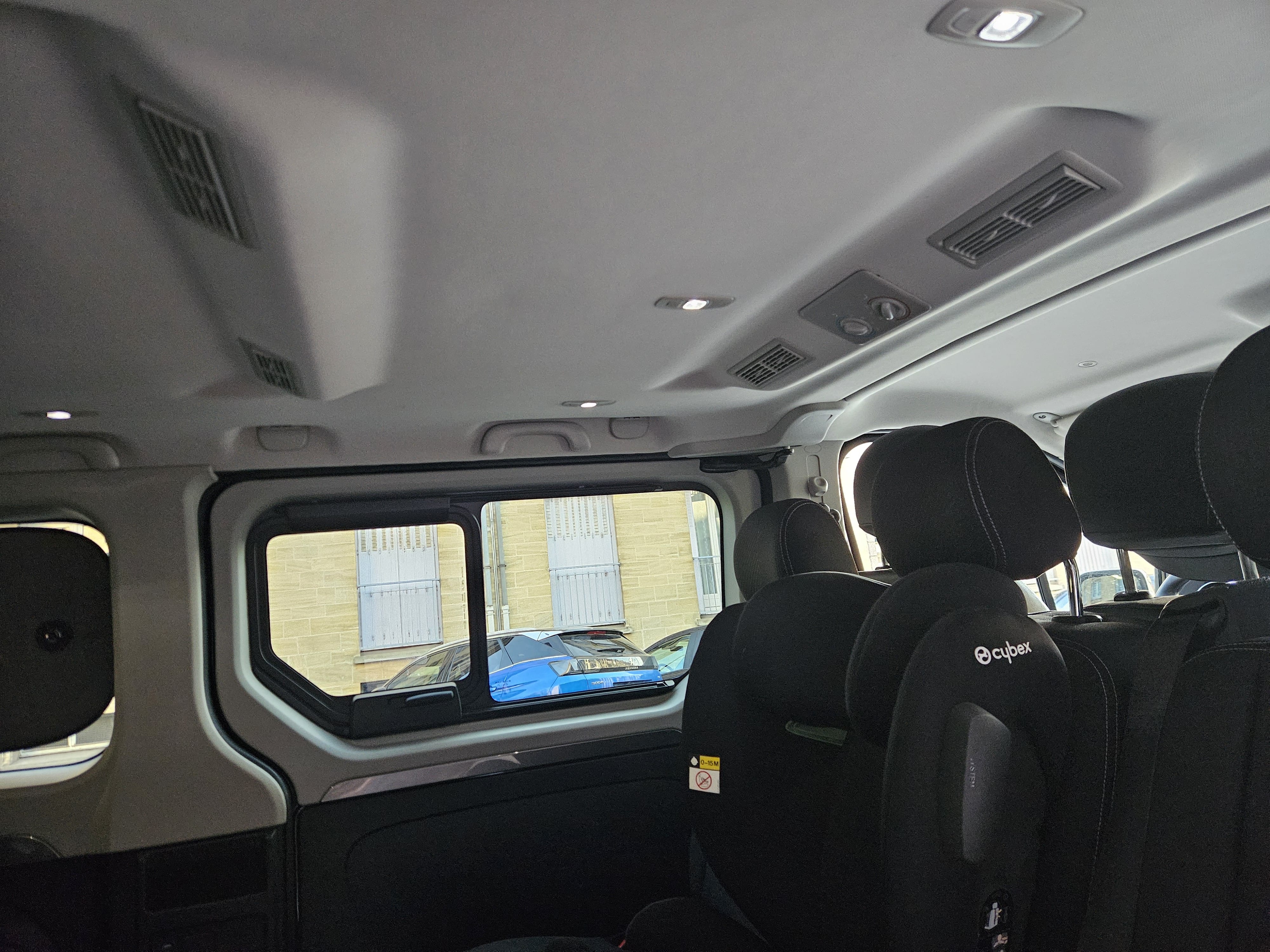 Renault Trafic Passenger 2 0 hdi avec Siège bébé