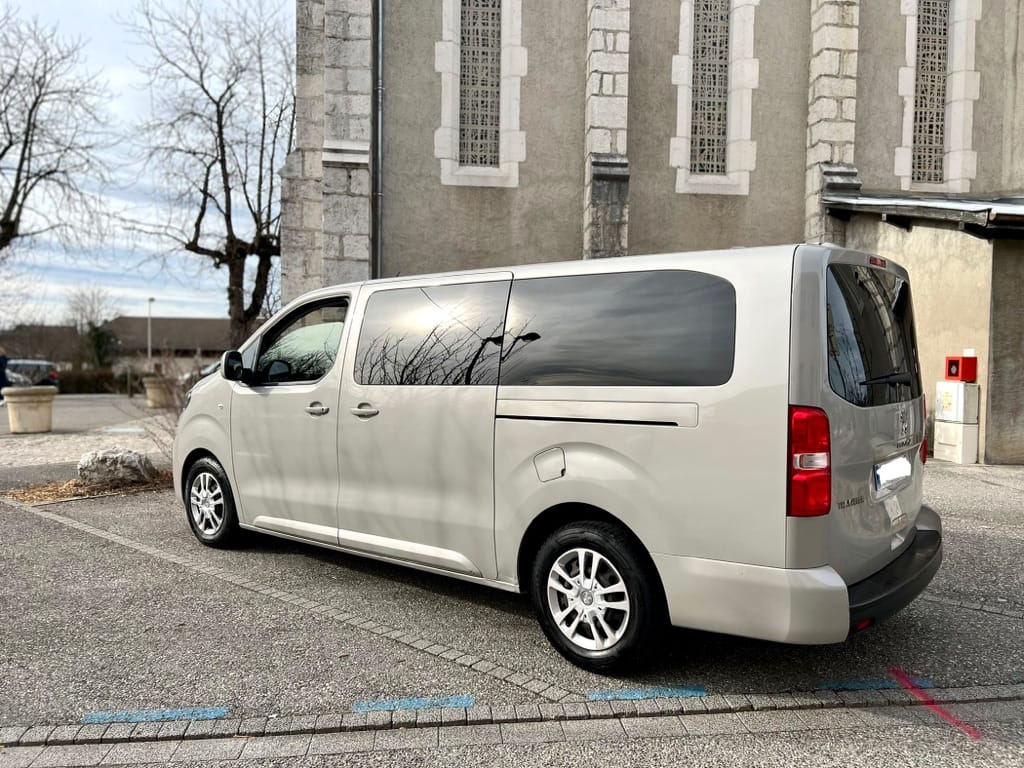 Peugeot Traveller Business avec Climatisation