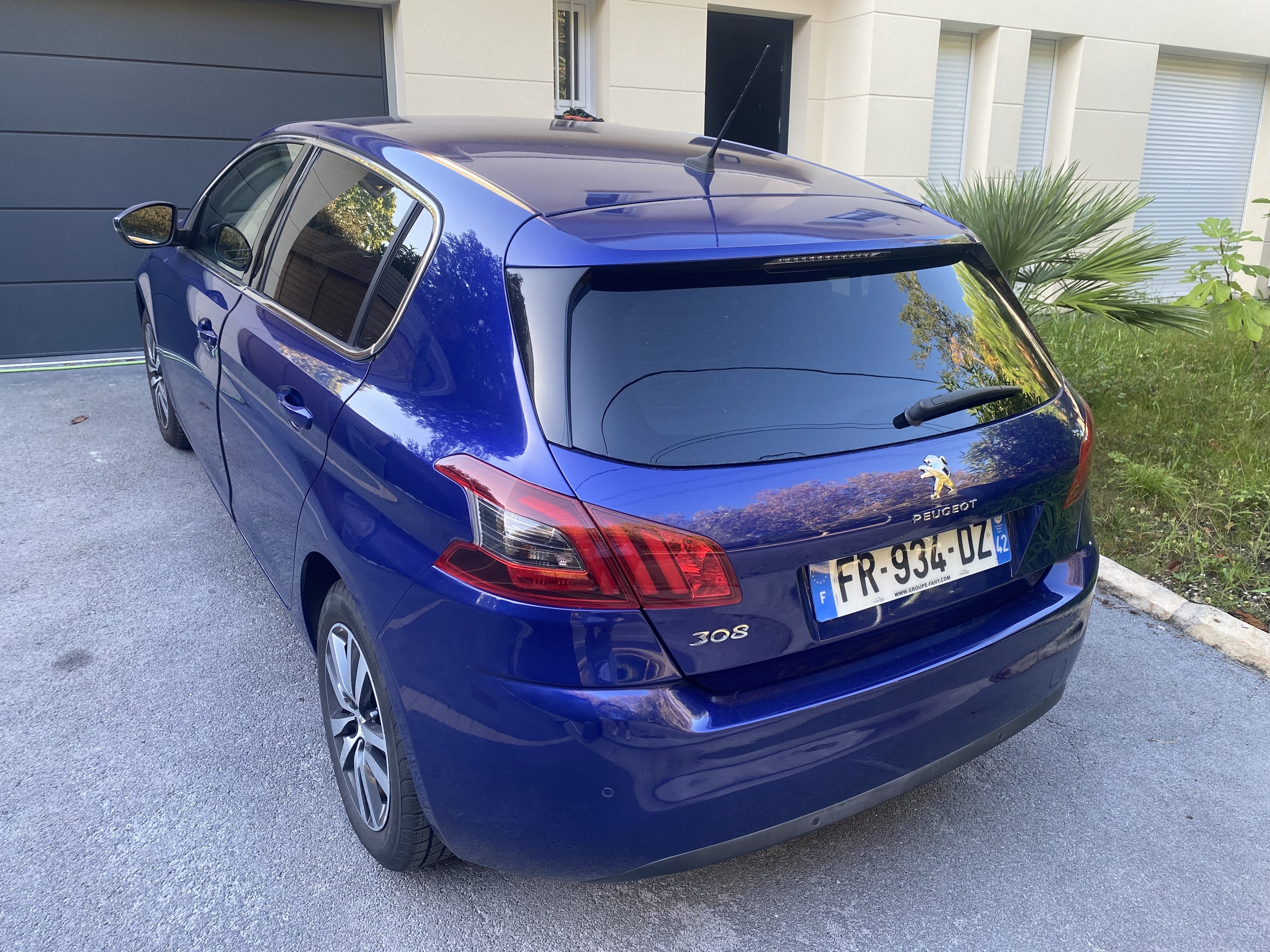 Peugeot 308 avec Apple CarPlay