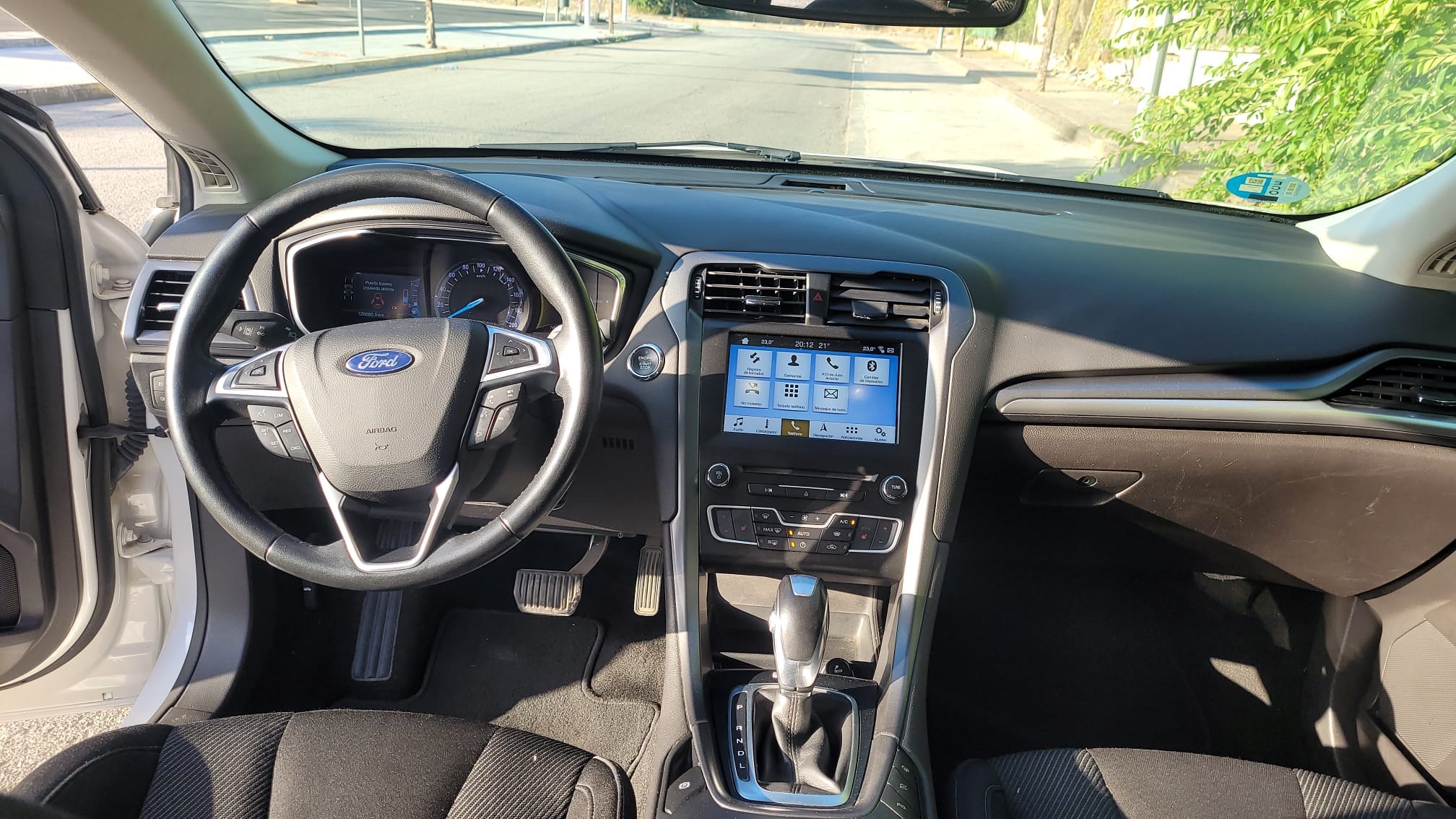 Ford Mondeo Híbrido con Entrada de Audio/iPod