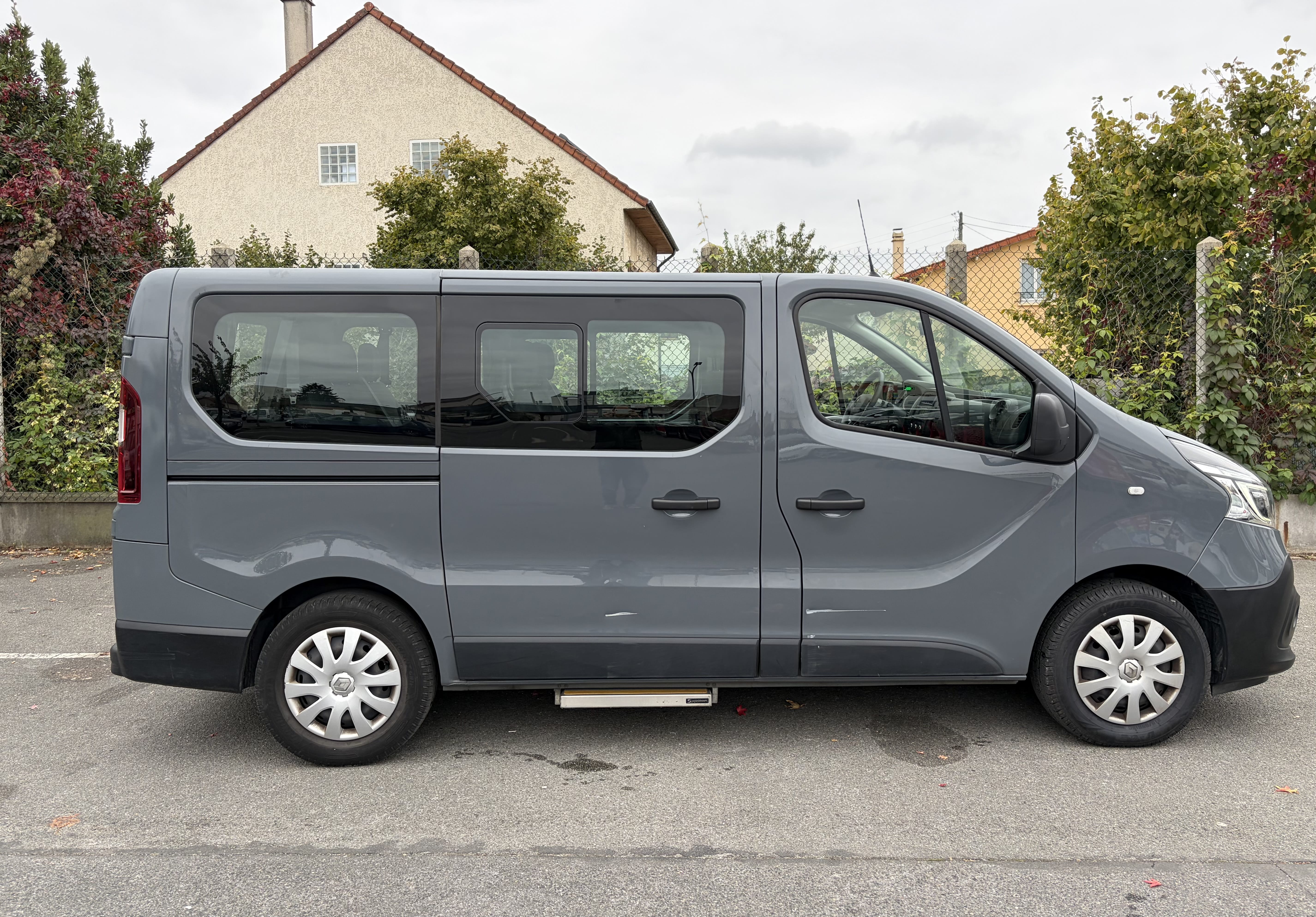 Renault Trafic Passenger 2.0 DCI avec Siège bébé