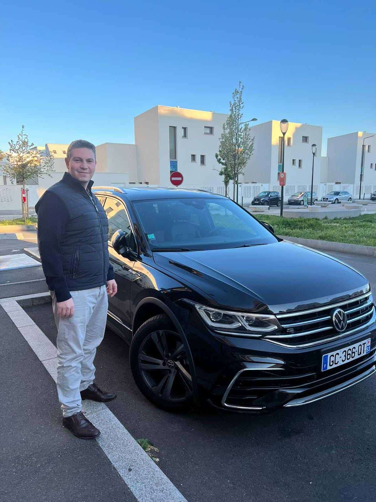 Volkswagen Tiguan, 2021, Essence 95, automatique, 7 places